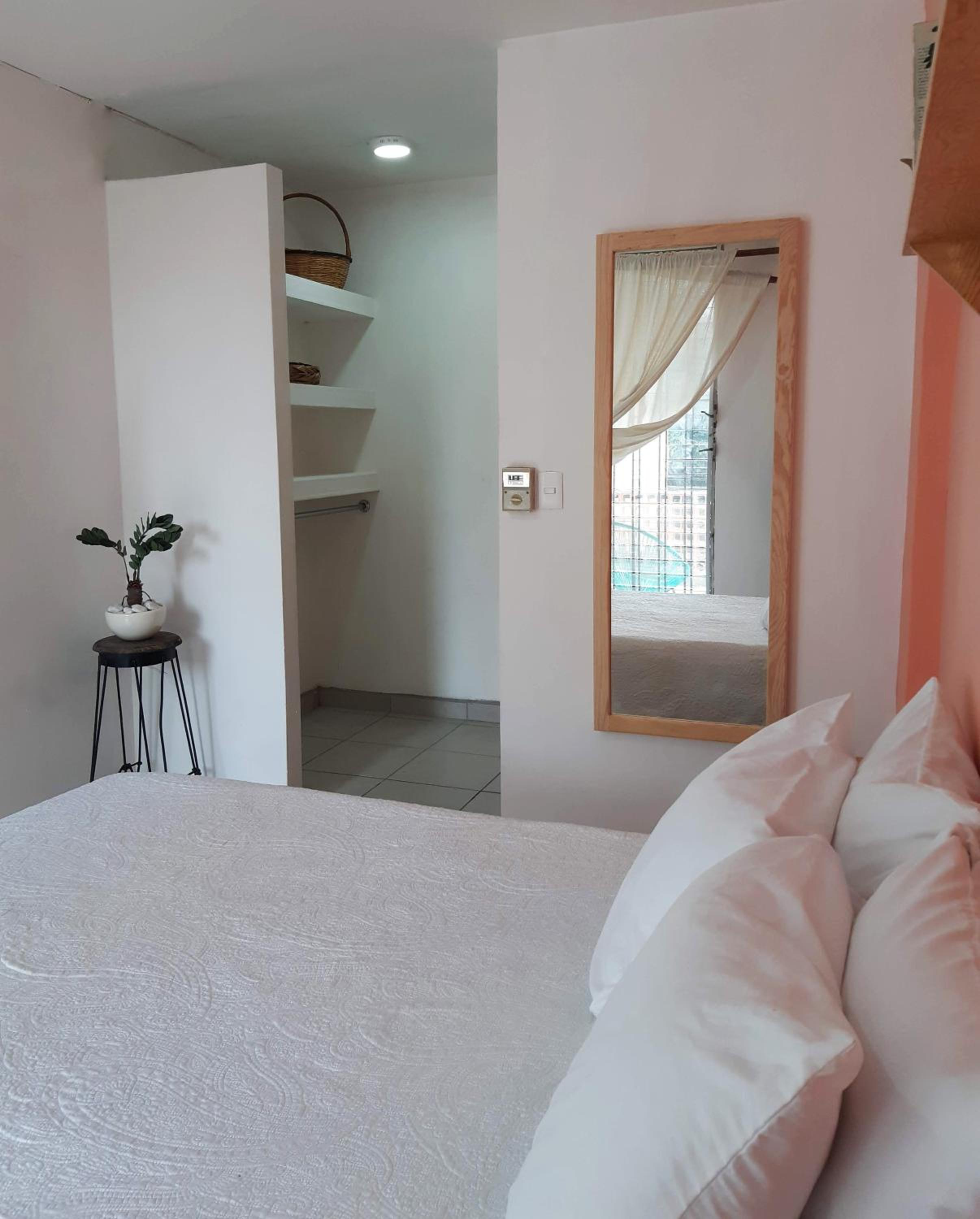 Deluxe Double Room with Balcony - Photo 12