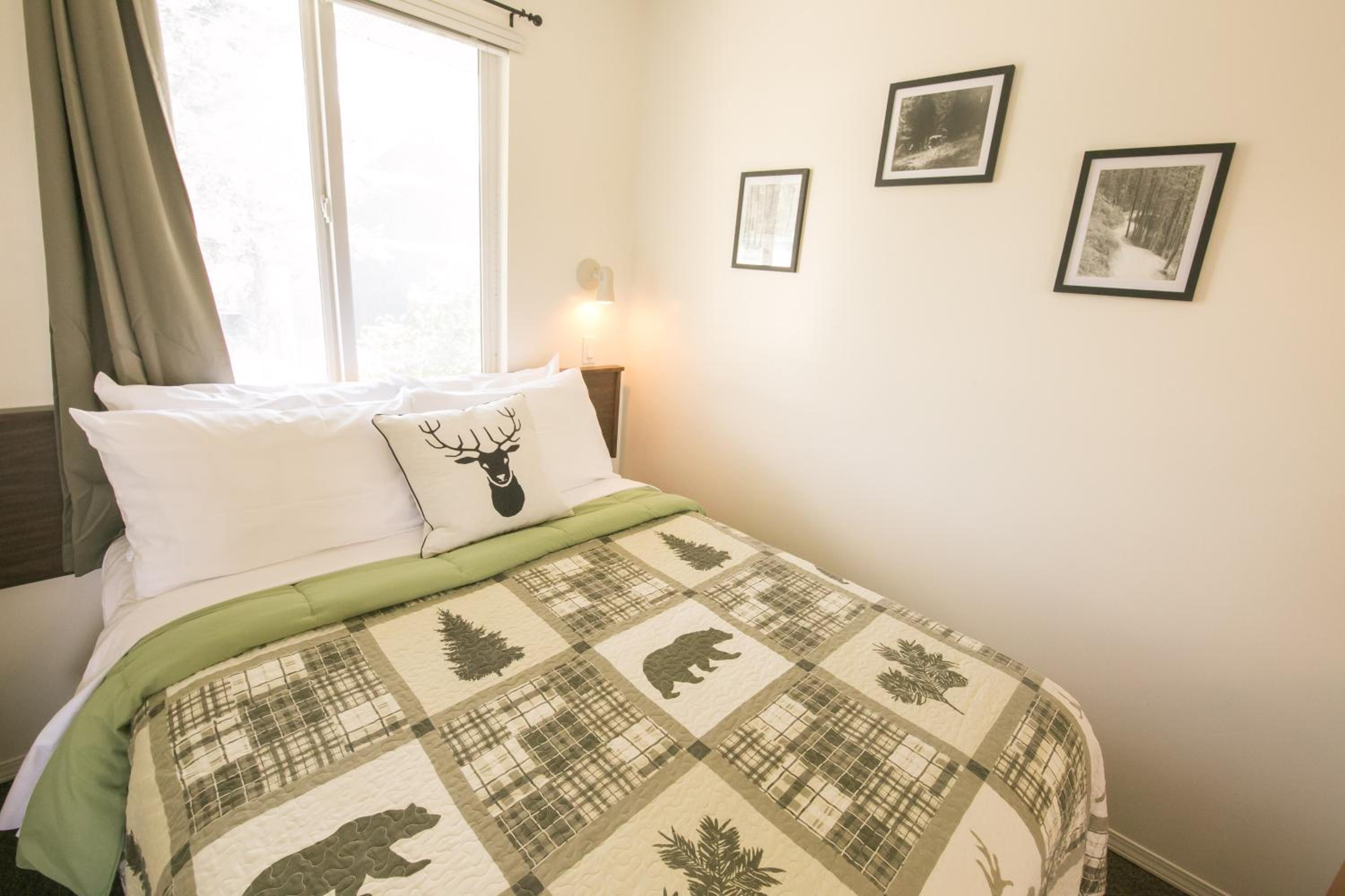 Deluxe Queen Room - Photo 4