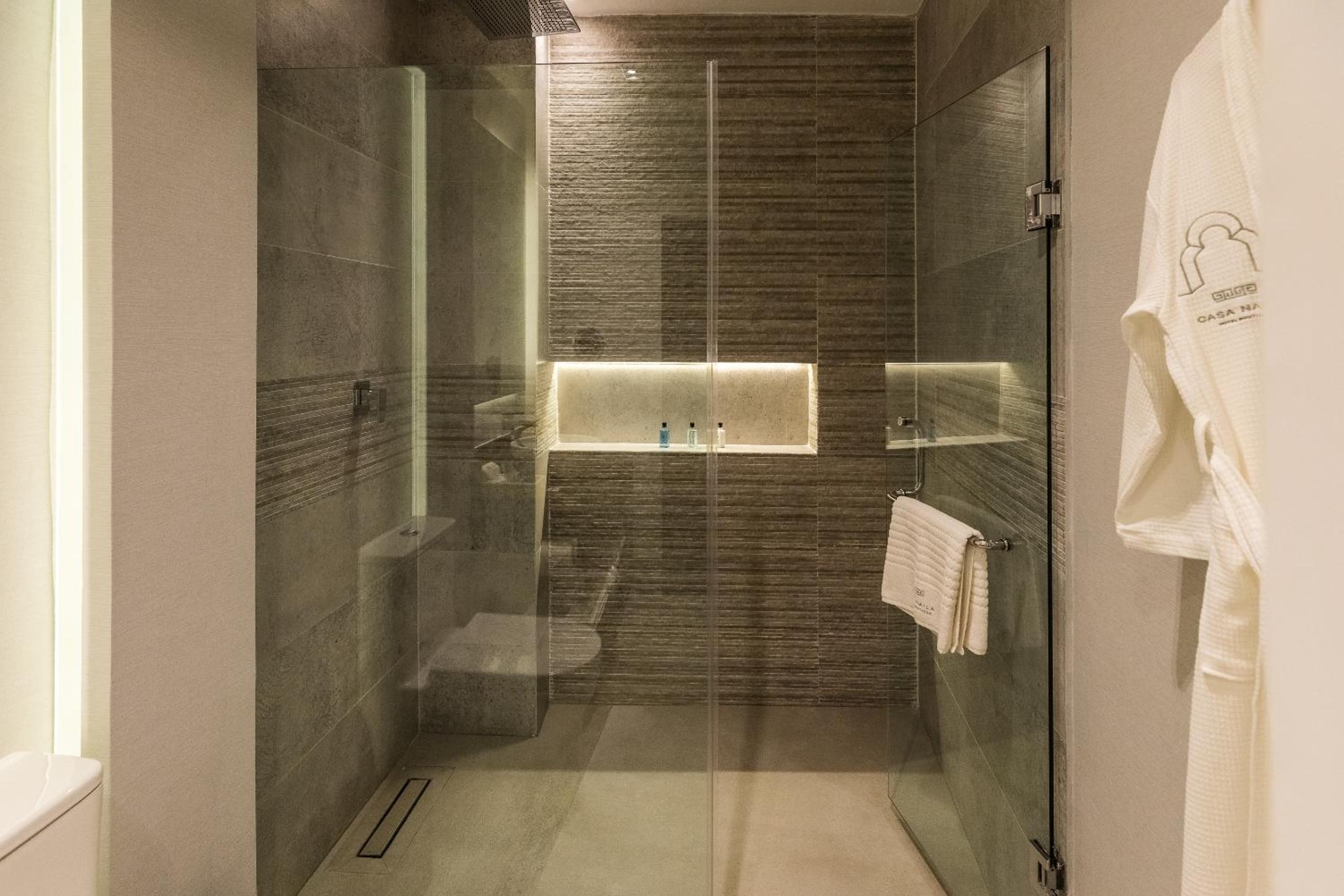 Deluxe Room - Photo 19