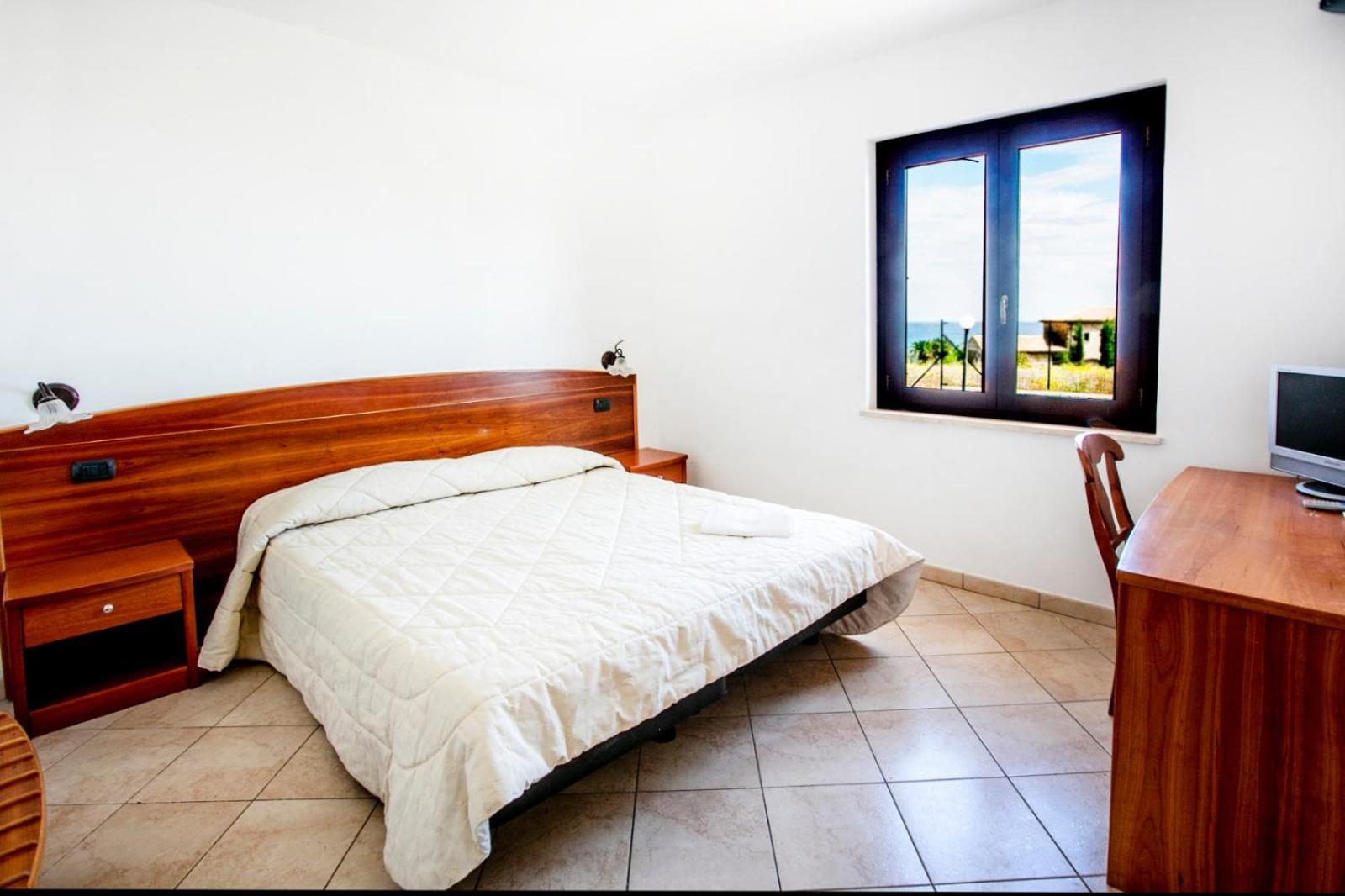 Double or Twin Room photo 3