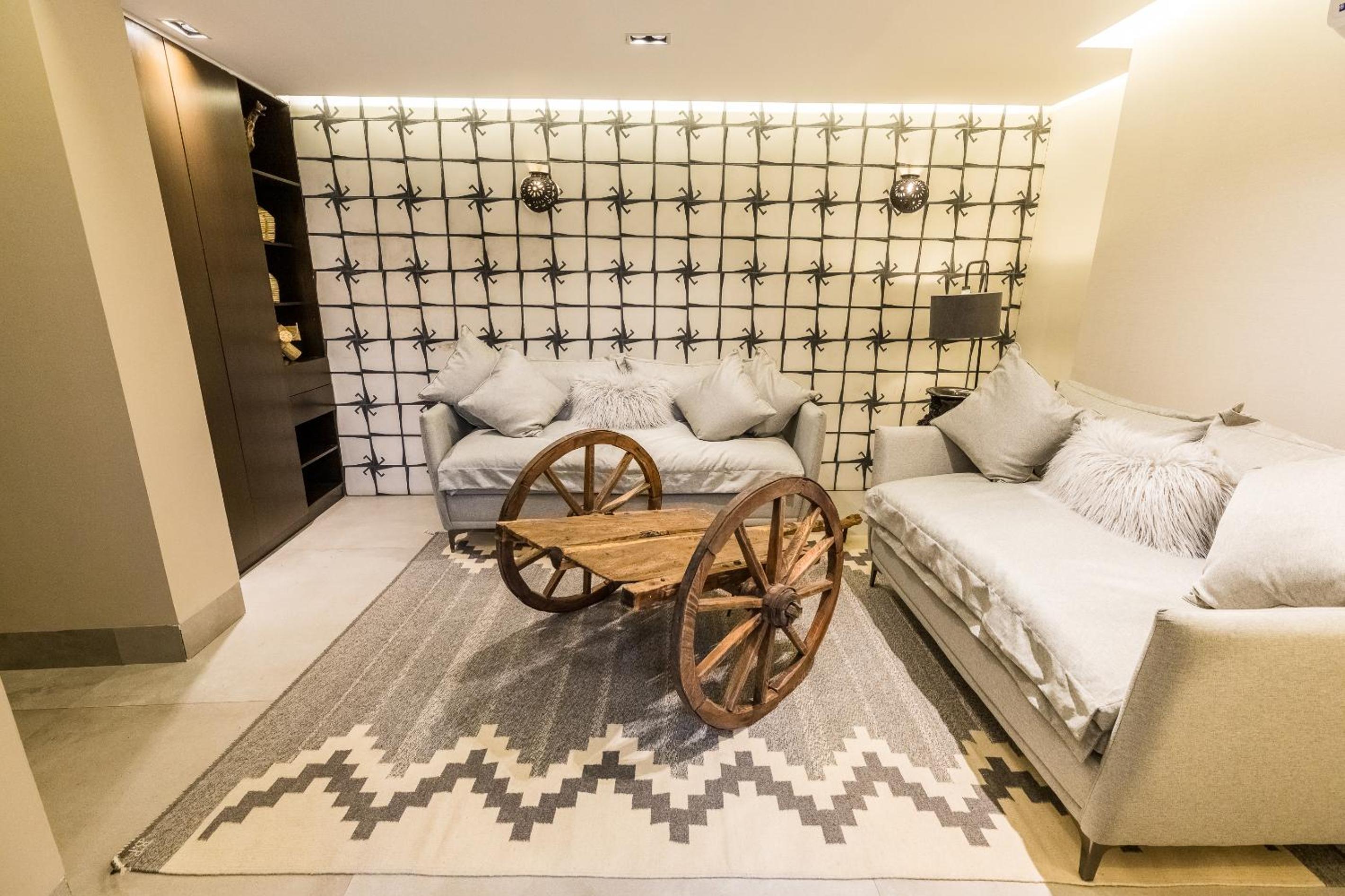 Large Double Room - Photo 11