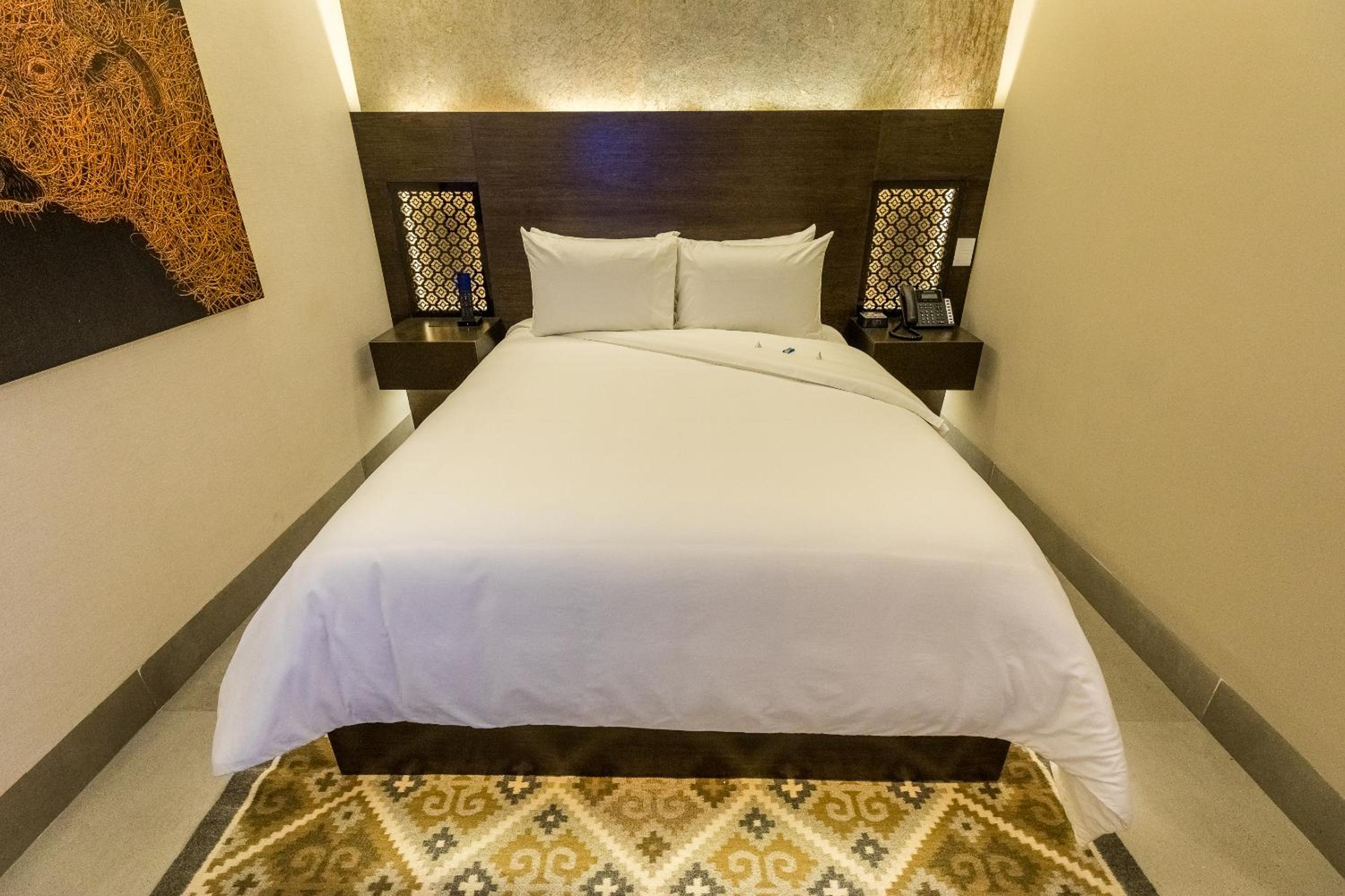 Deluxe Room - Photo 7