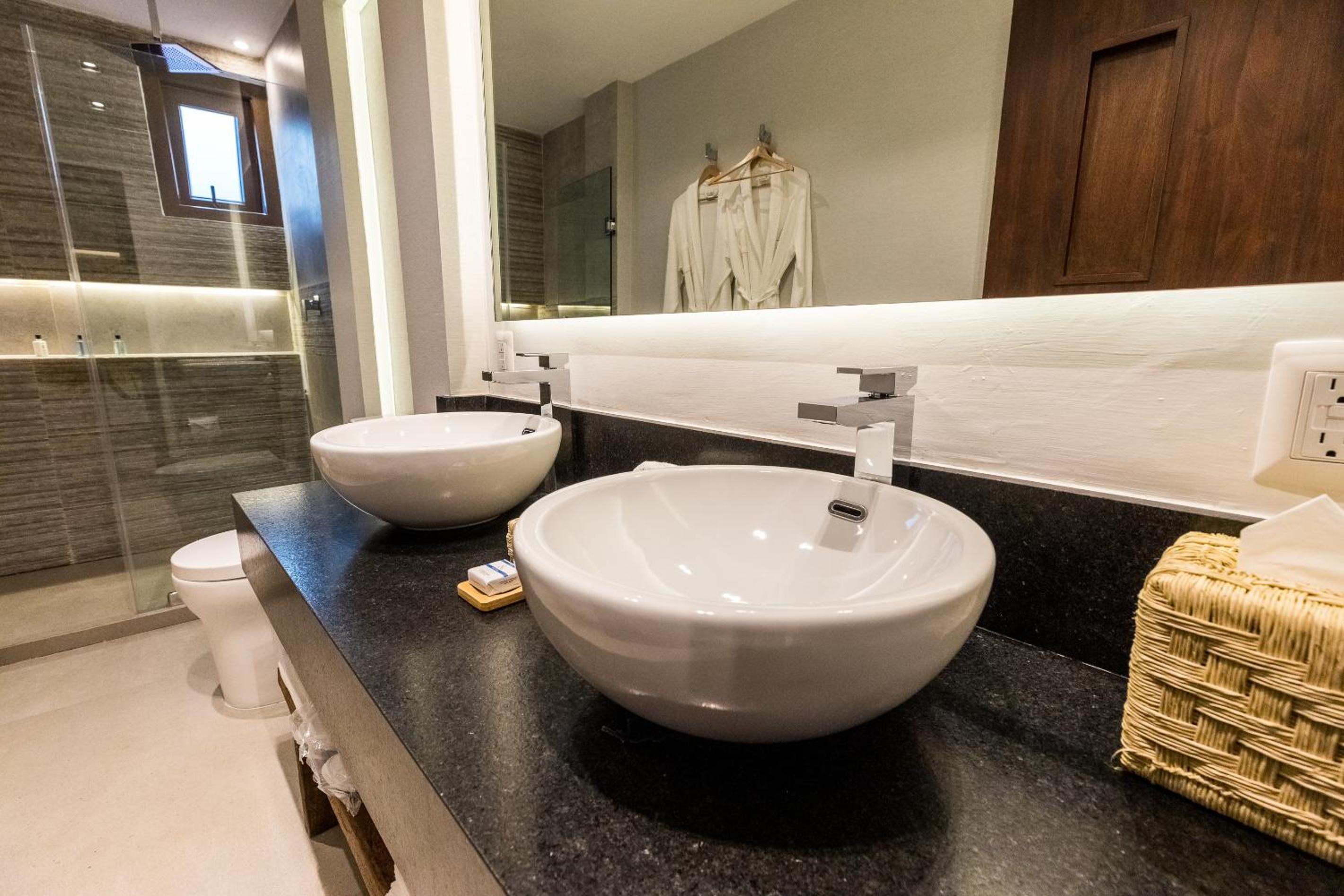 Superior Suite - Photo 2