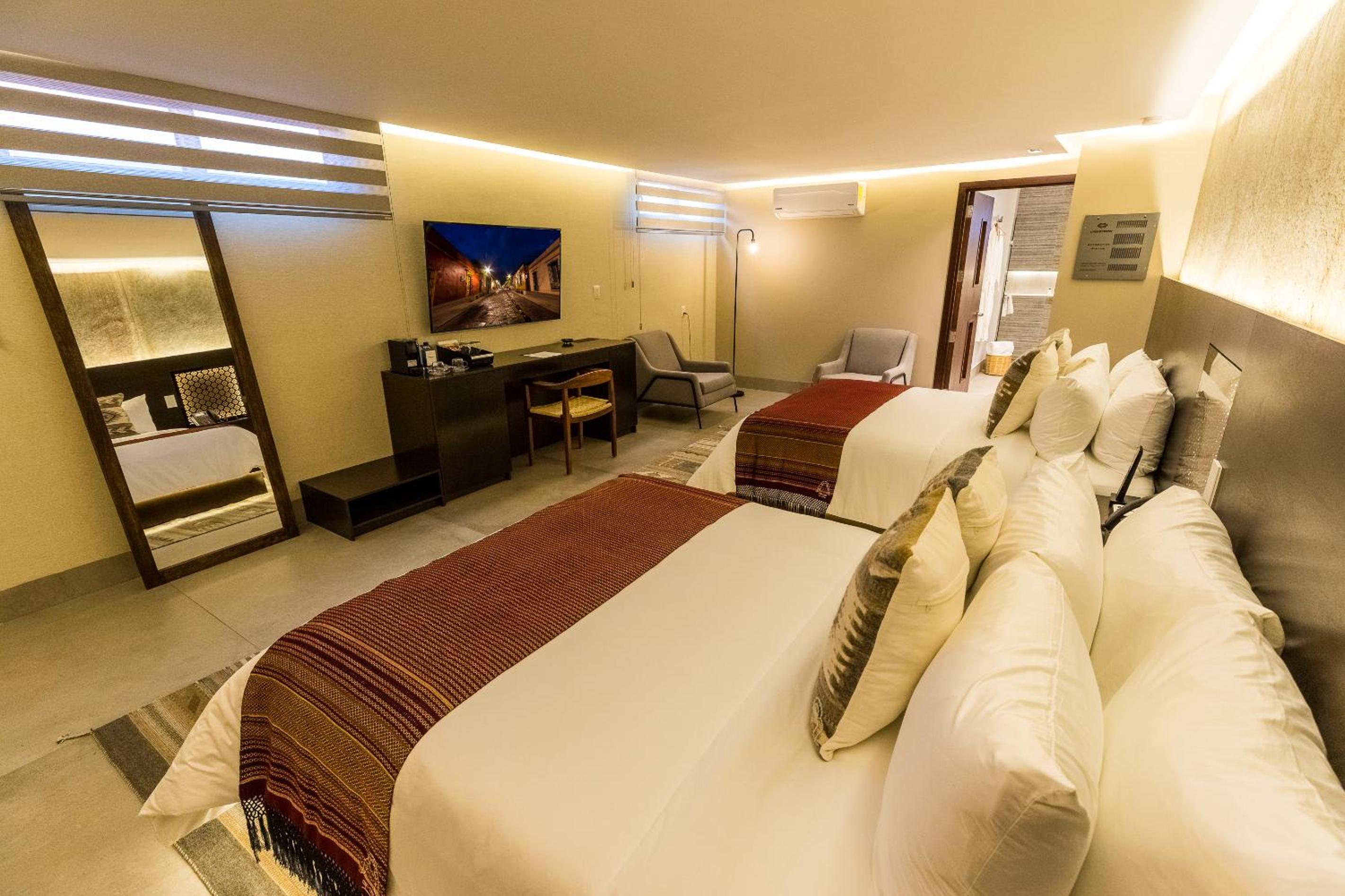 Superior Suite - Photo 4