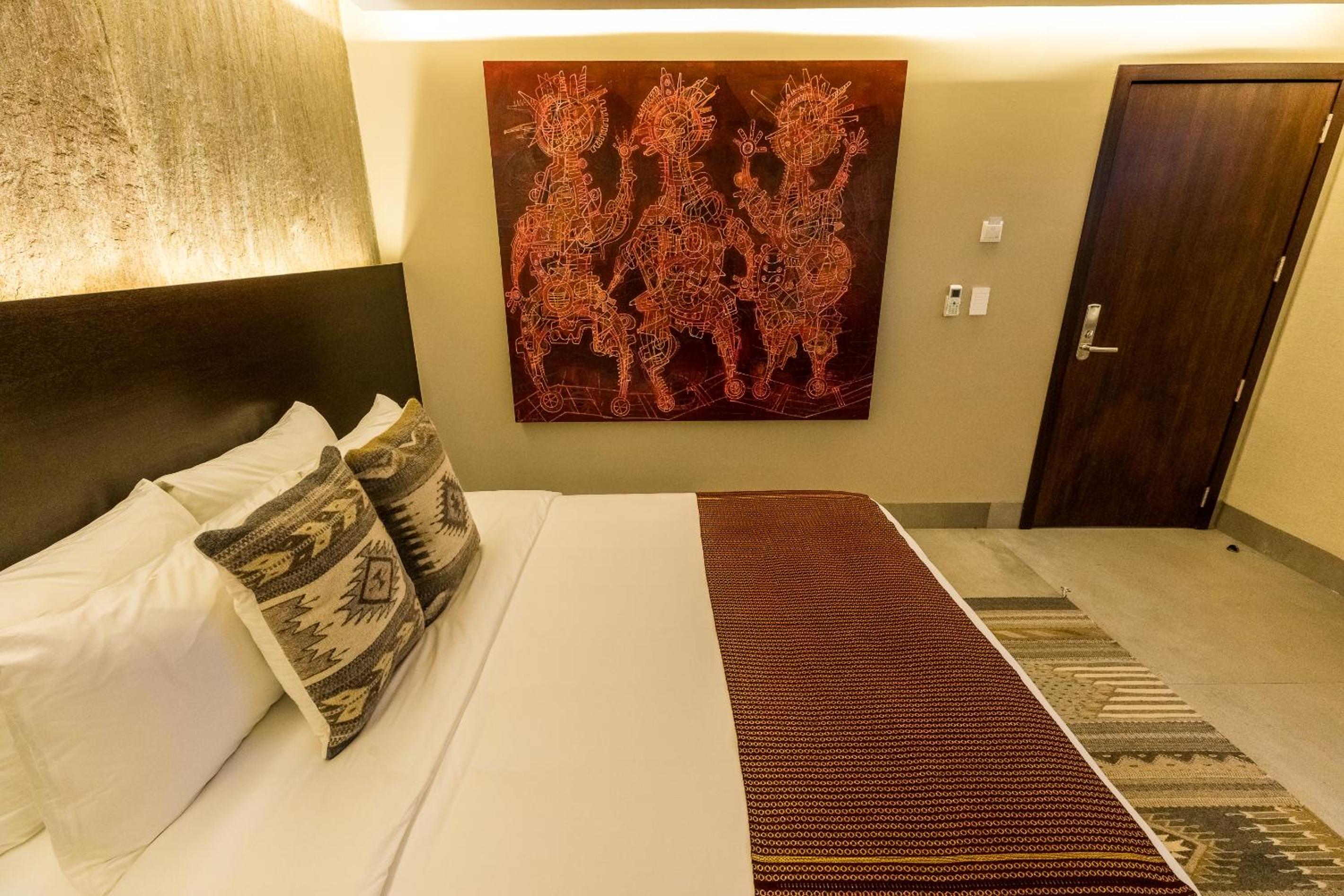 Superior Suite - Photo 11