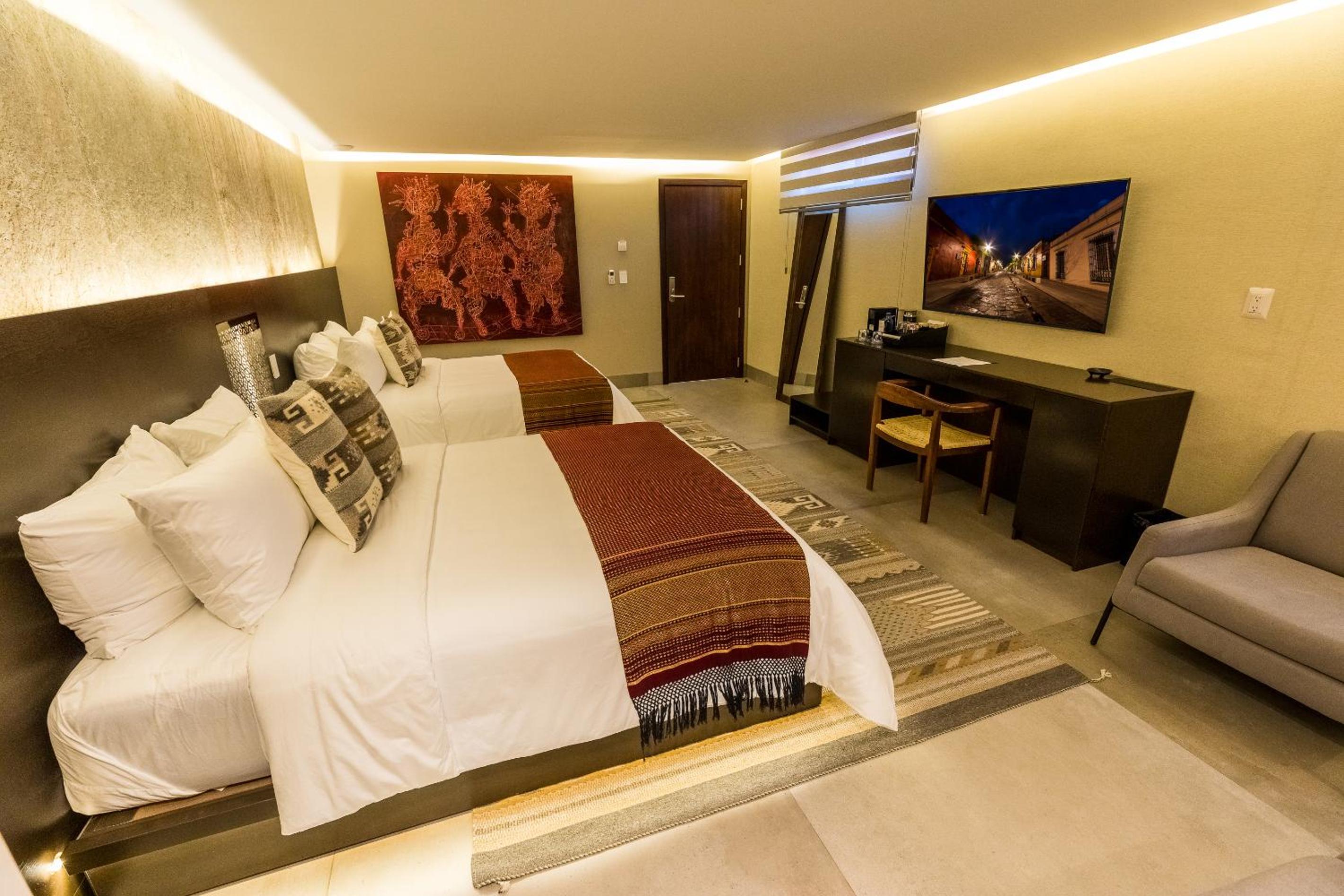 Superior Suite - Photo 16