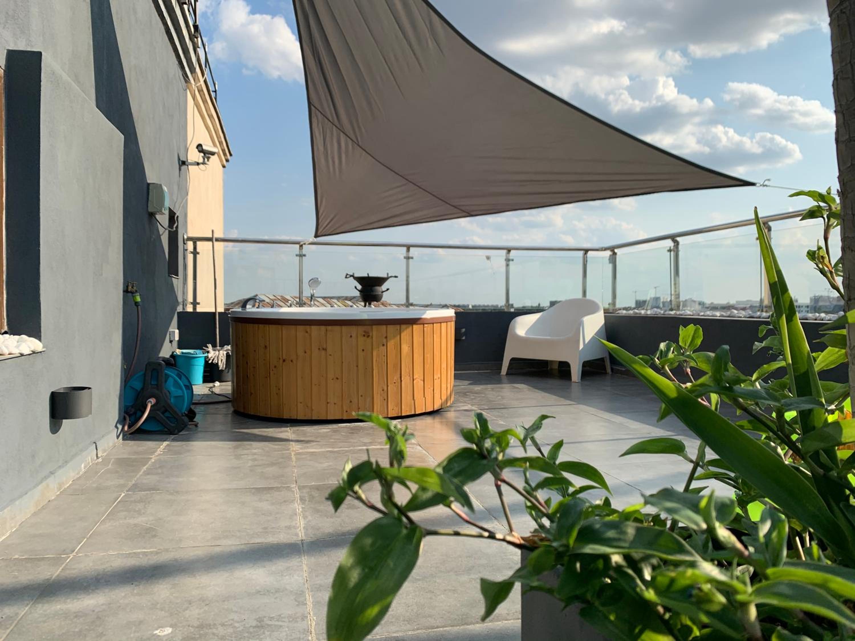 Penthouse Apartment - Photo 42