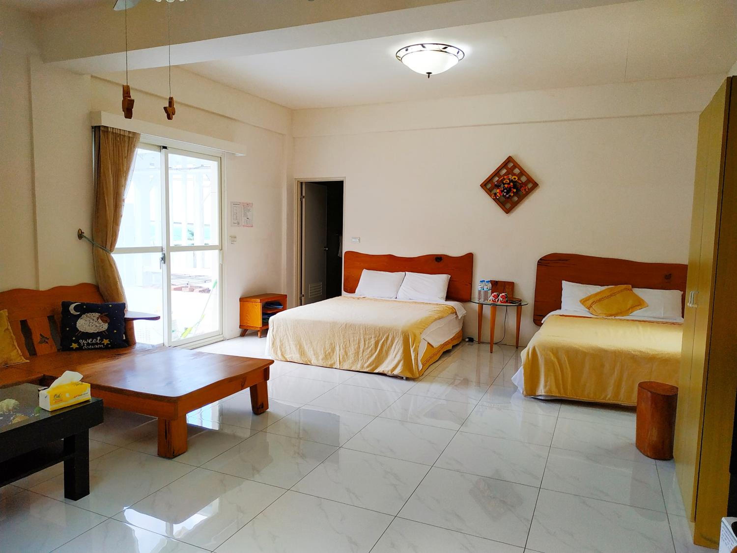 Quadruple Room with Terrace photo 2