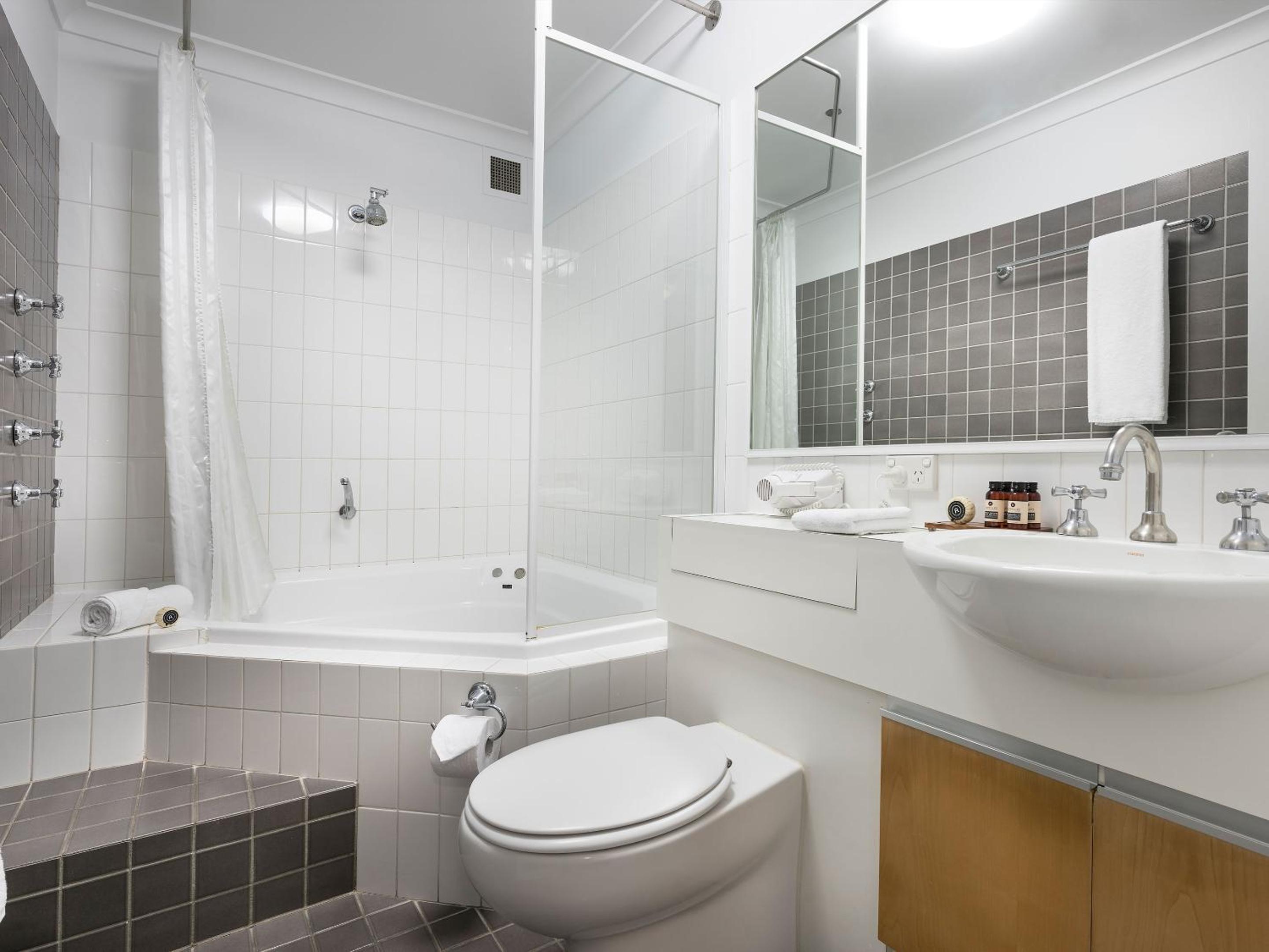 Three-Bedroom Apartment with Marina View photo 3