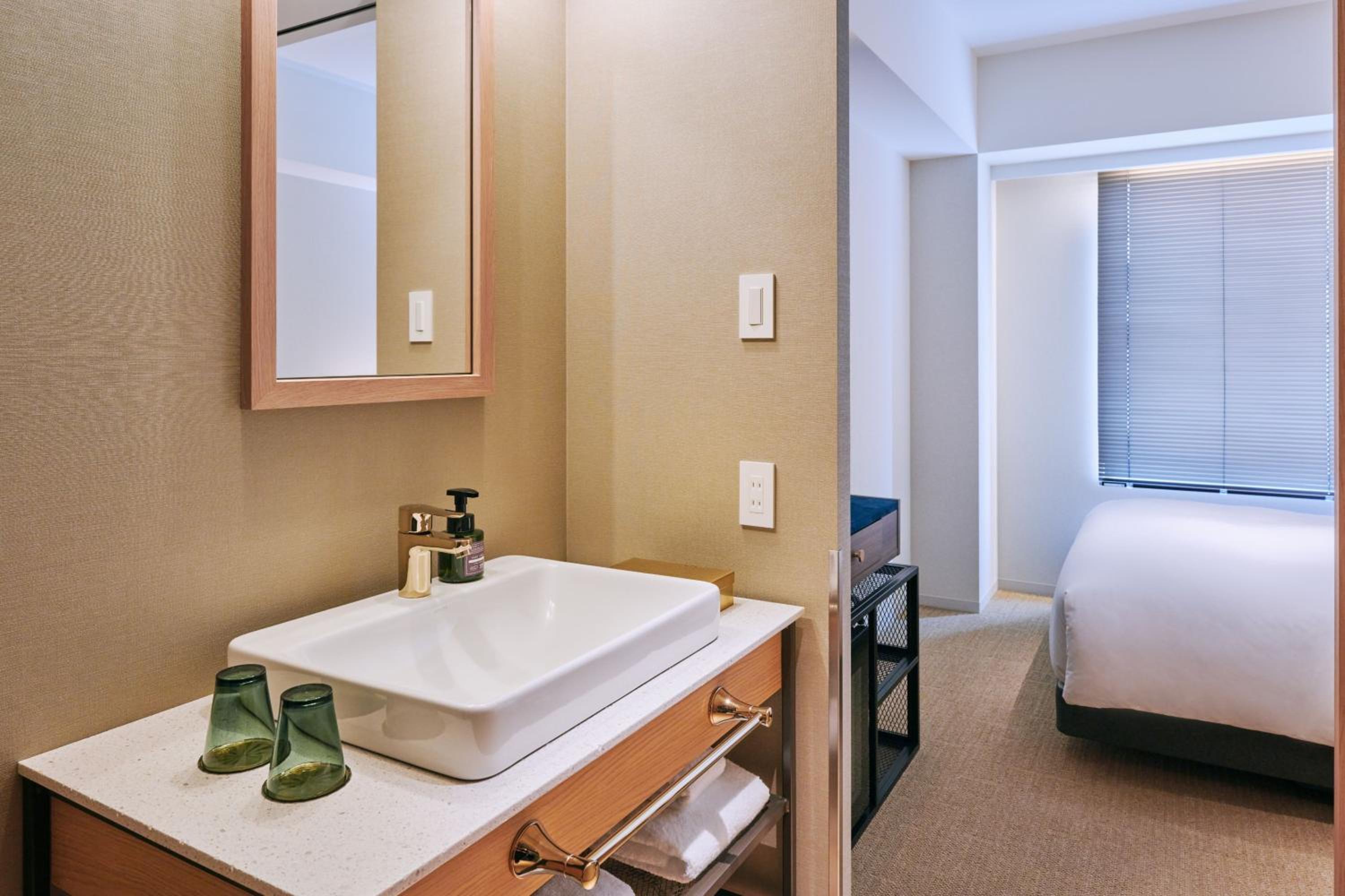 Double Room with Shower - Photo 4