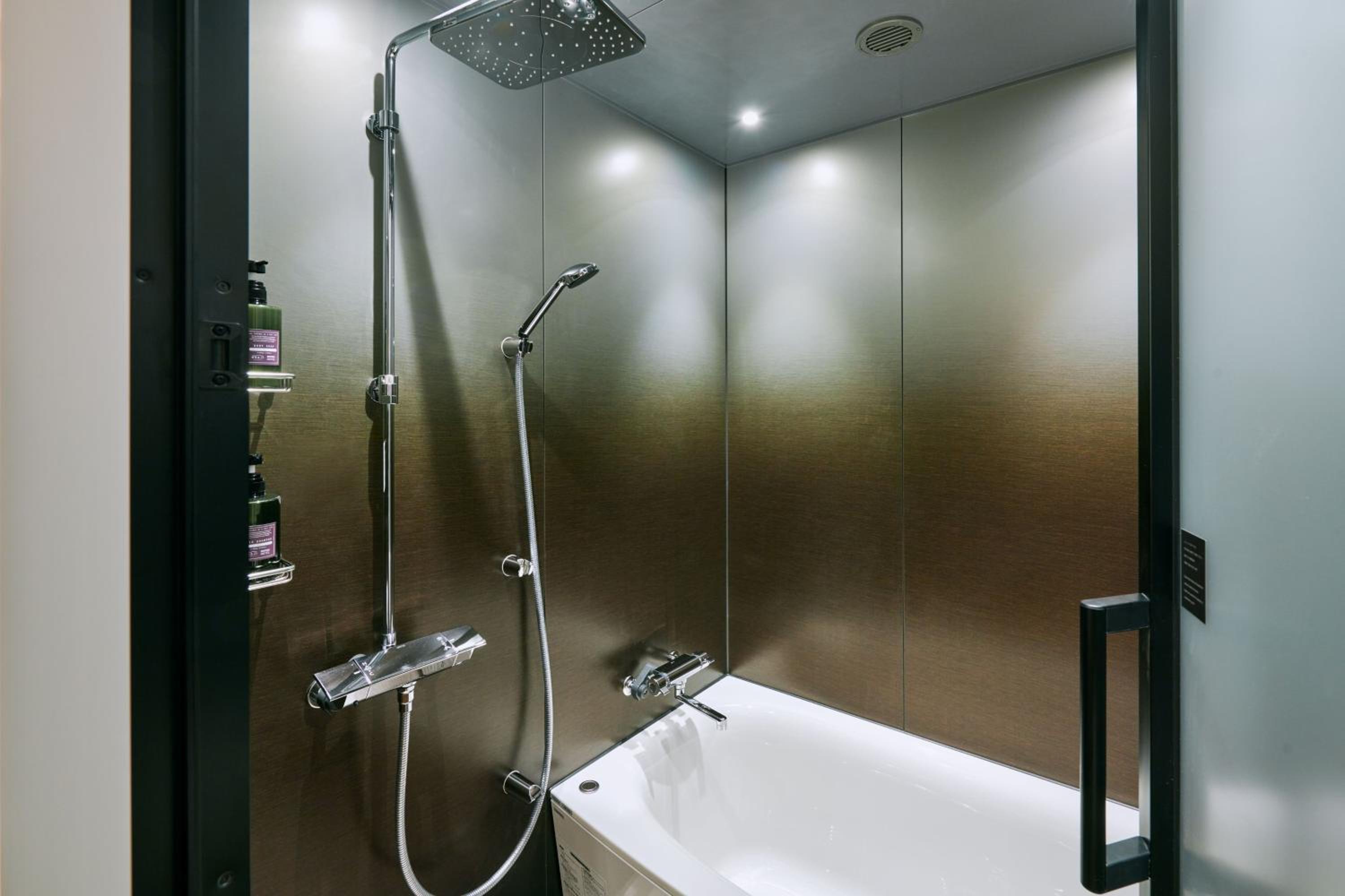 Deluxe King Room - Photo 6