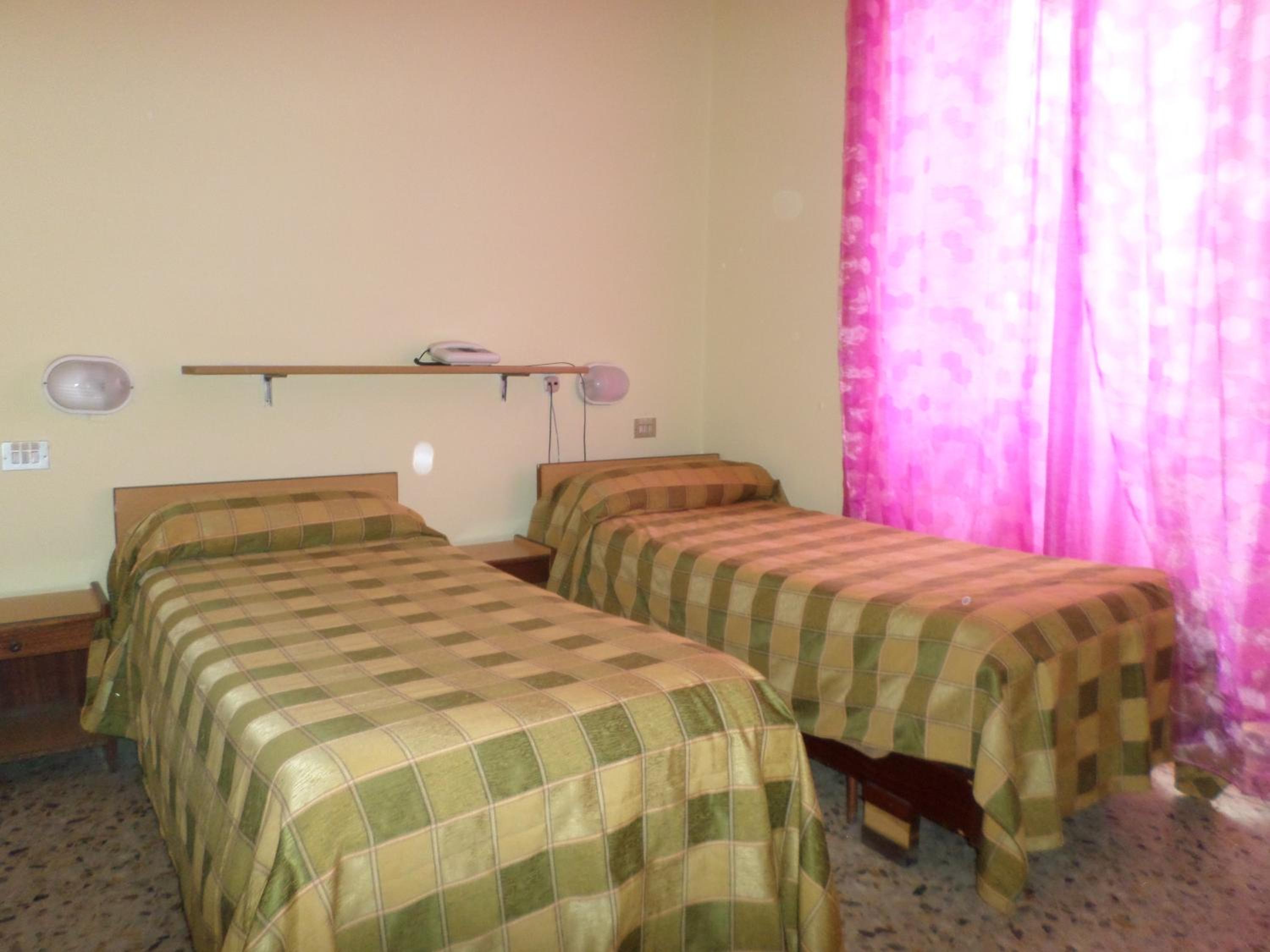 Double Room - Photo 7