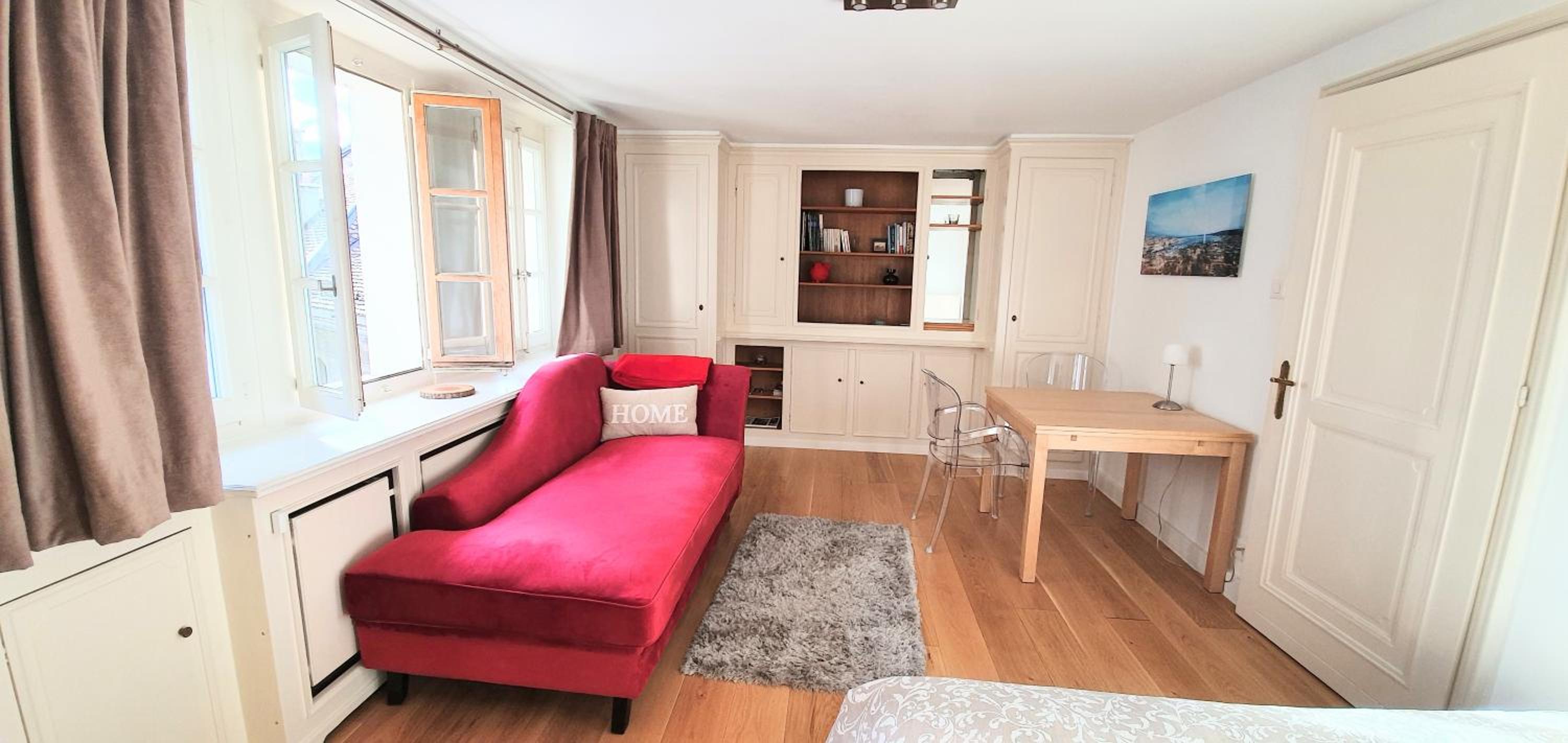 Studio Apartment photo 1