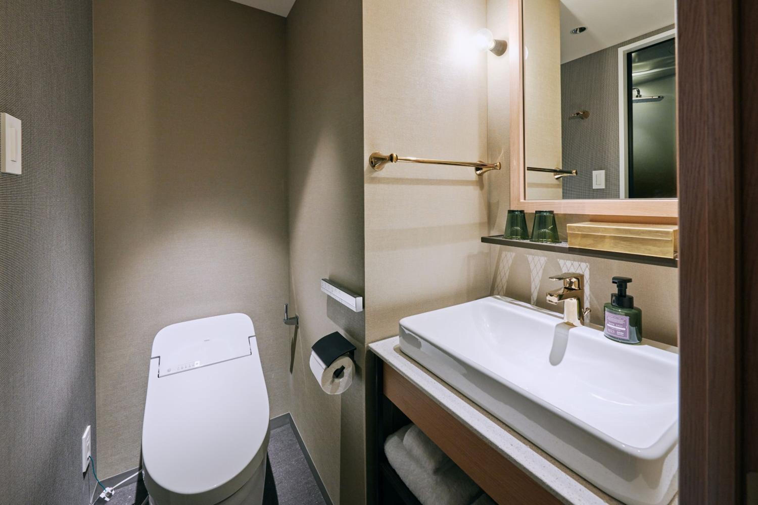 Double Room with Shower - Photo 5