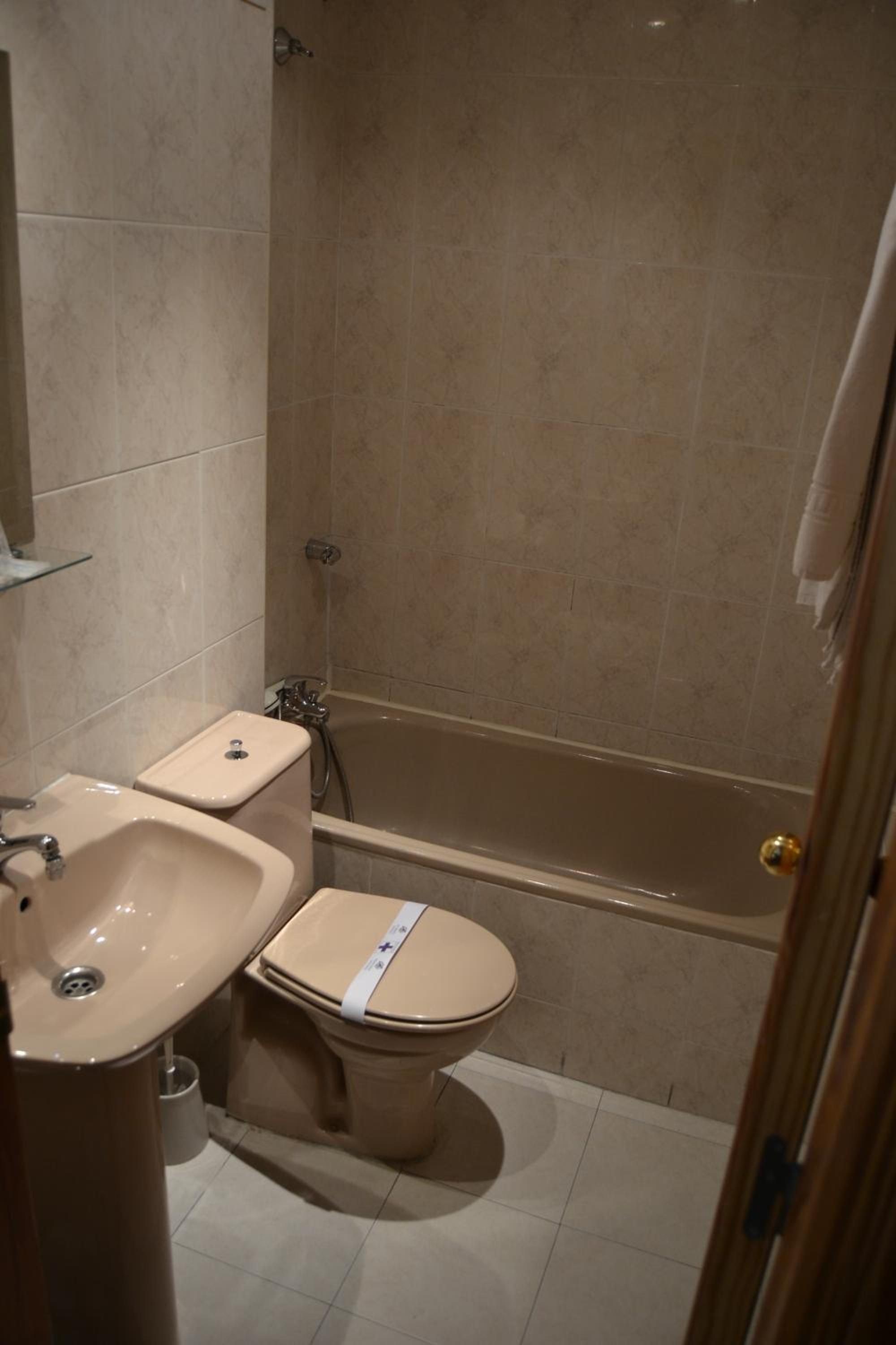 Single Room with Parking included photo 3
