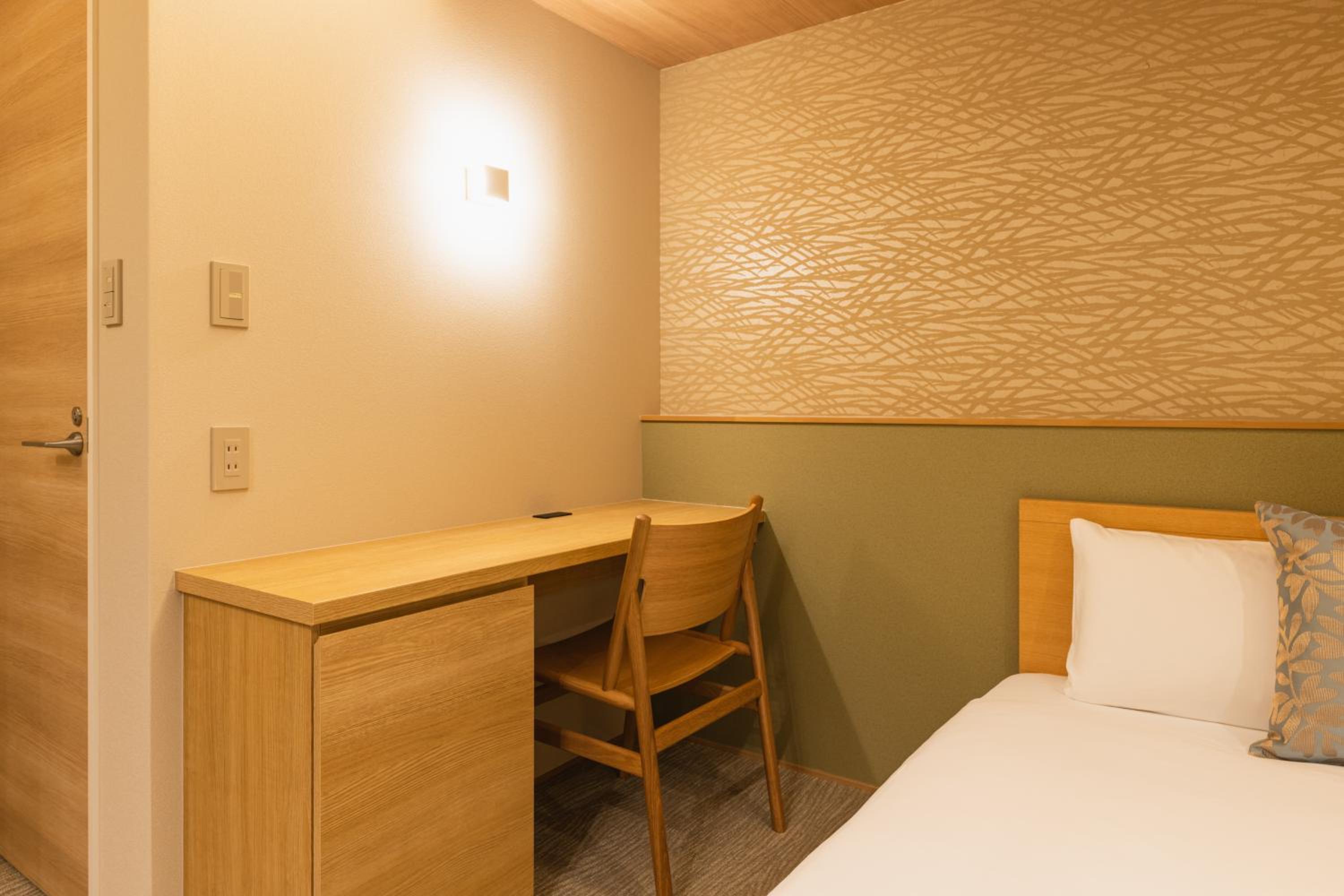 Executive Suite - Photo 5