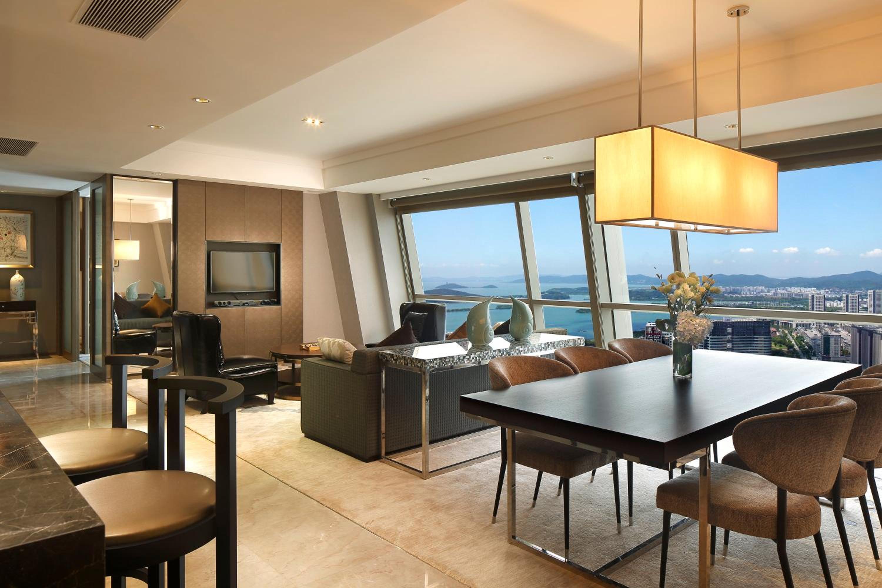 Luxury Suite photo 2