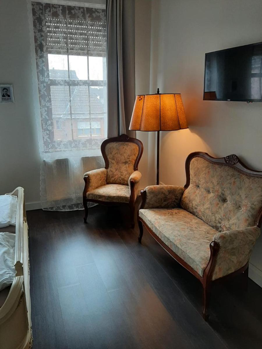 One-Bedroom Apartment photo 3
