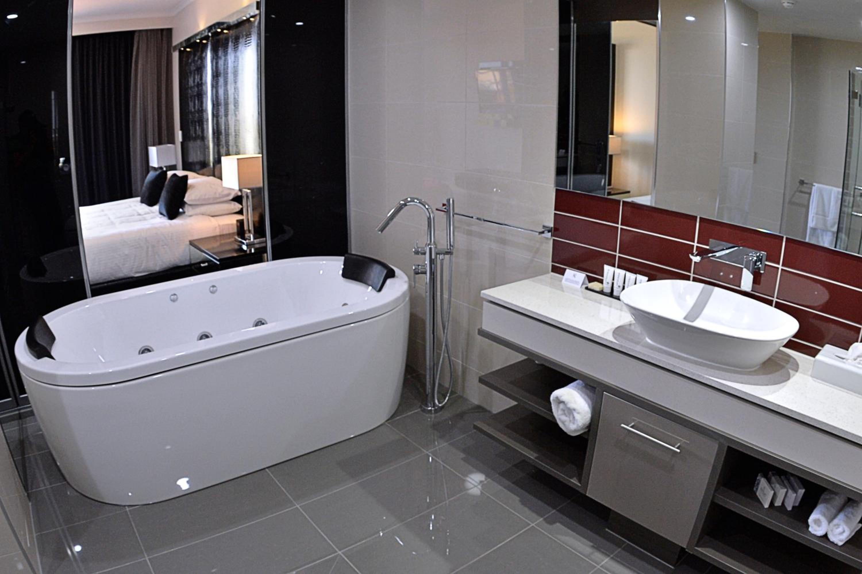 Executive Suite thumbnail 6