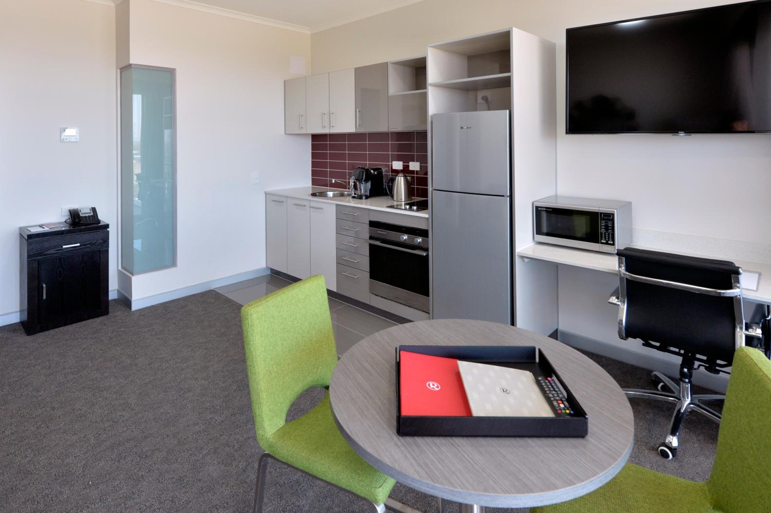 Three Bedroom Serviced Apartment with Balcony thumbnail 5