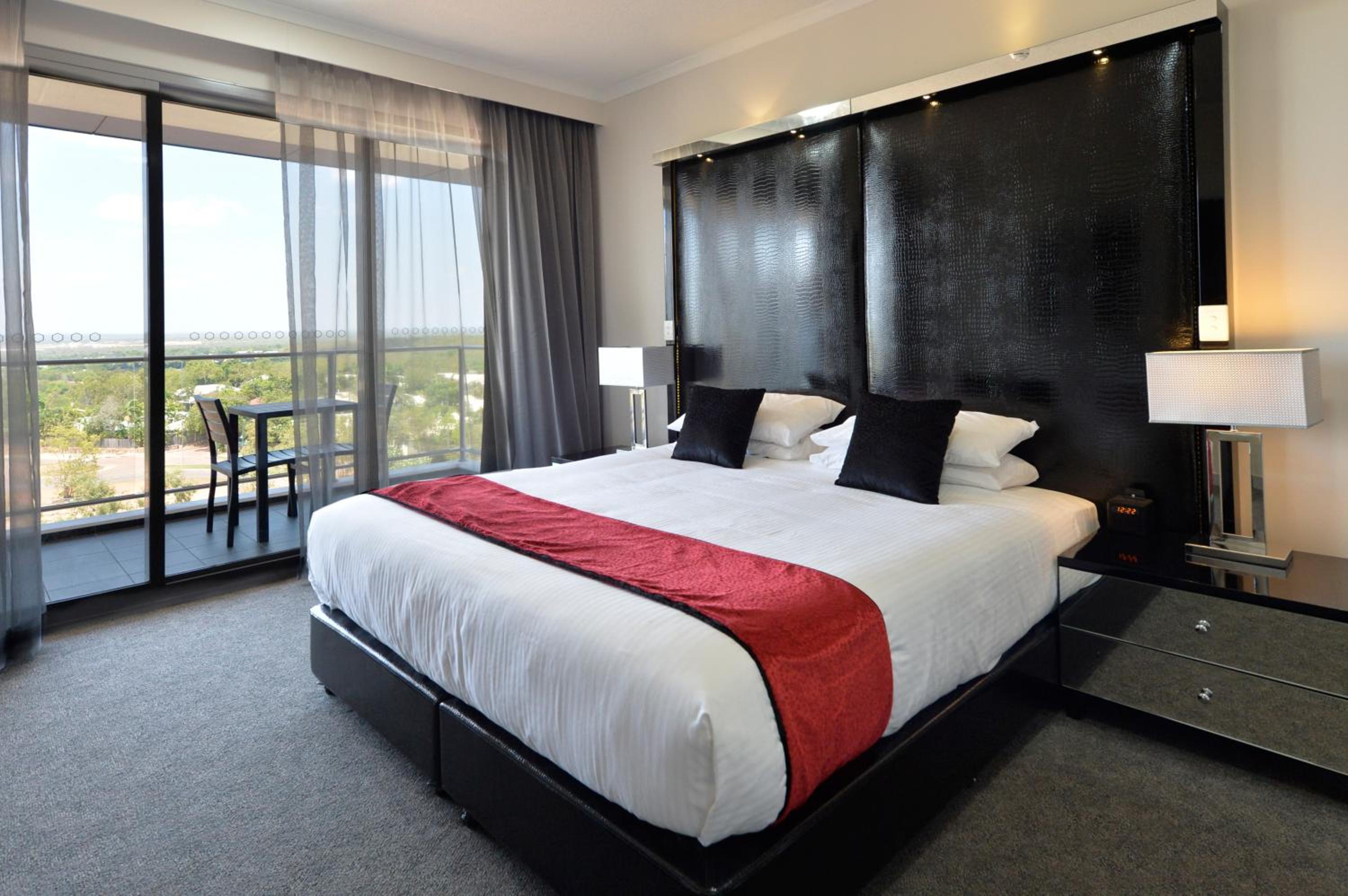 Executive Suite thumbnail 5