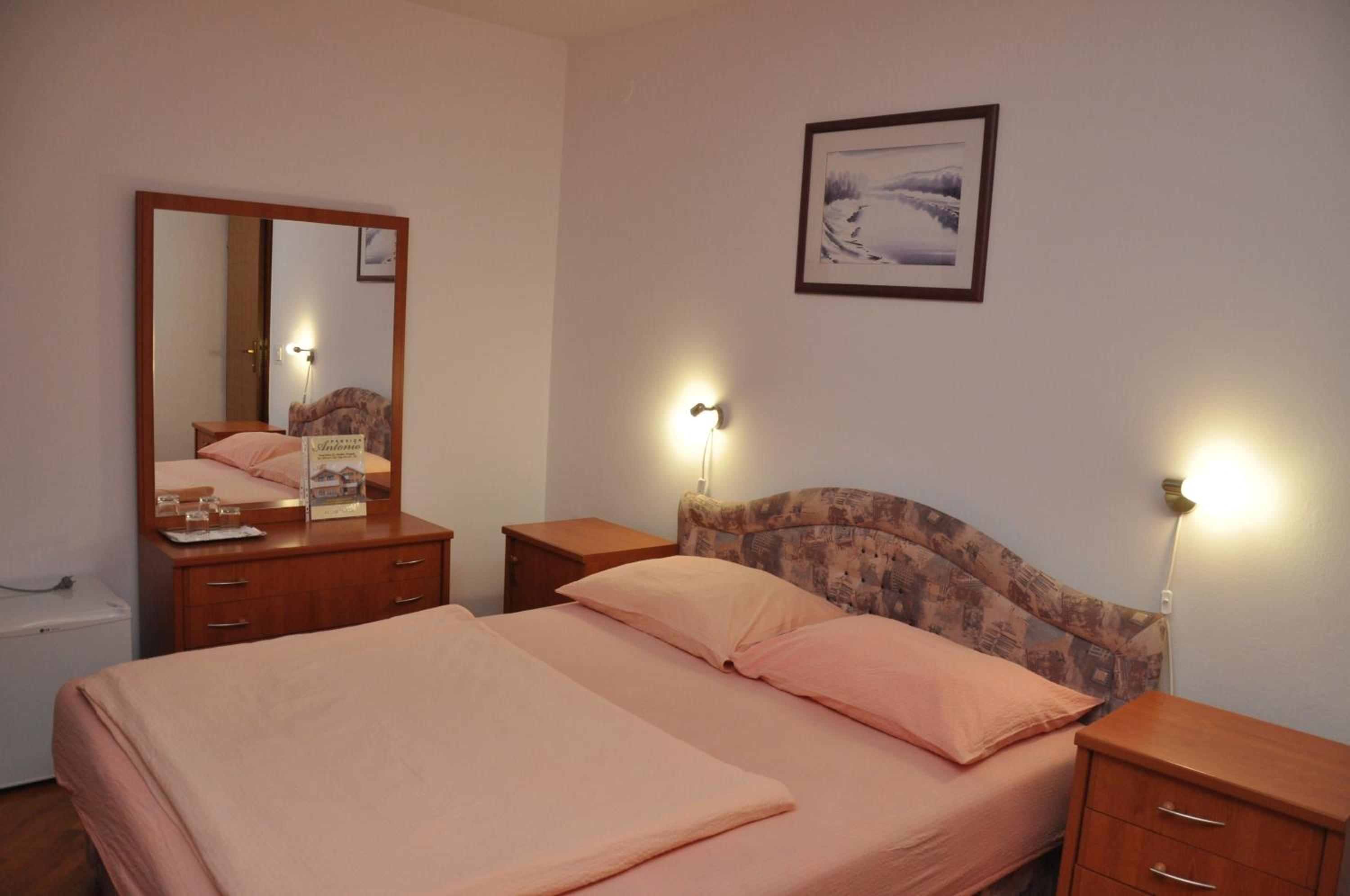 Single Room photo 2