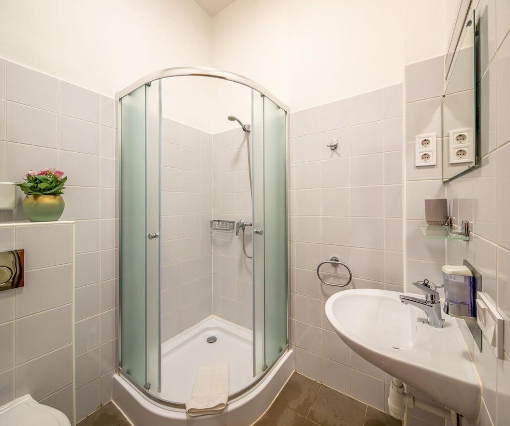 Standard Double or Twin Room photo 2