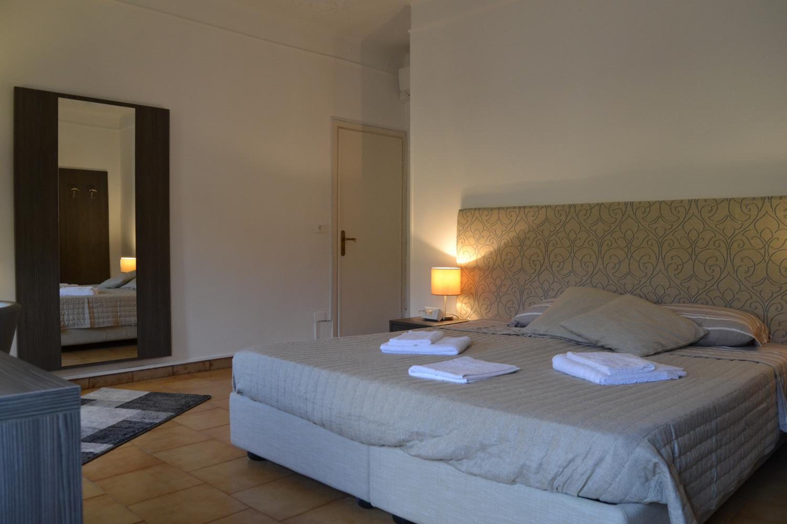 Double Room with Shared Bathroom