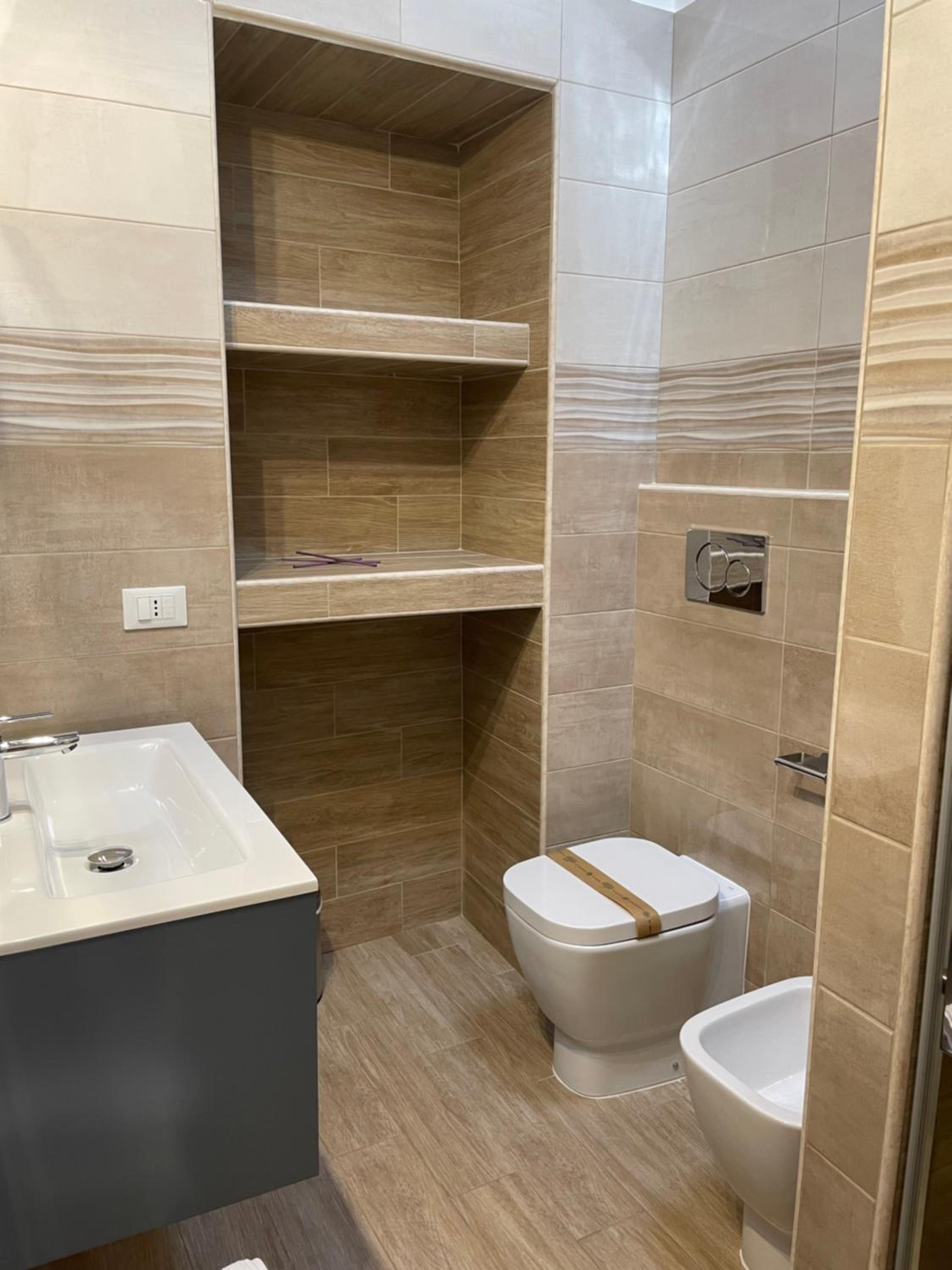 Double Room with Balcony - Photo 3