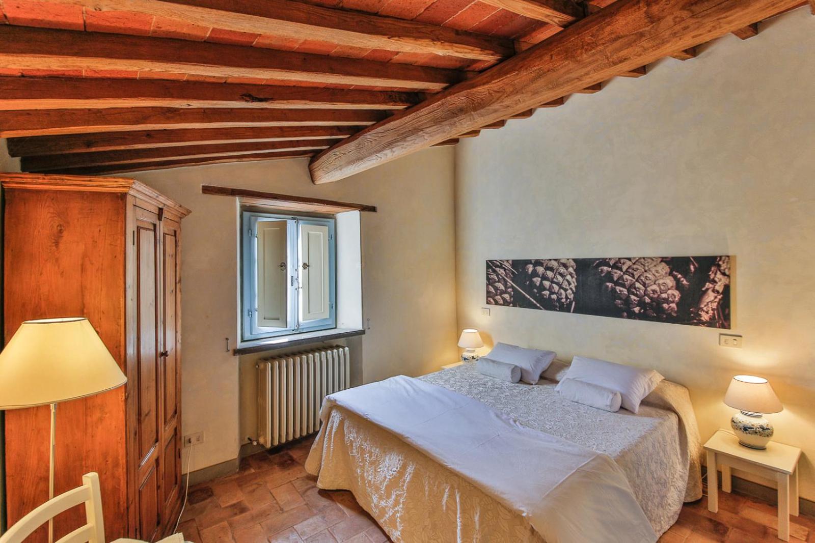 One-Bedroom Apartment - Split Level - Photo 1
