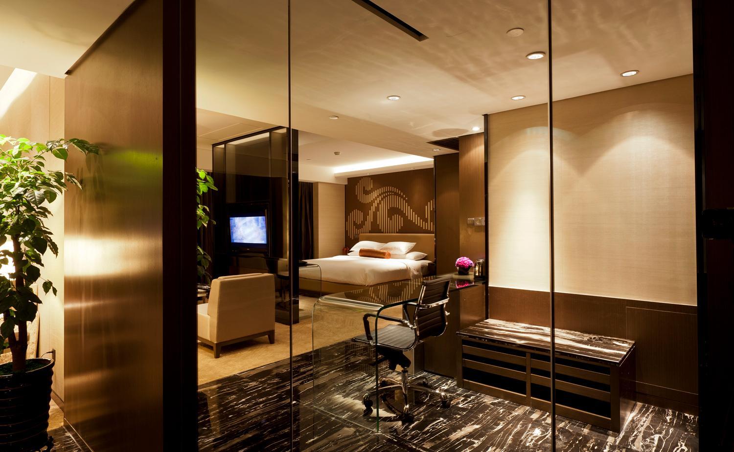 Grand King Room