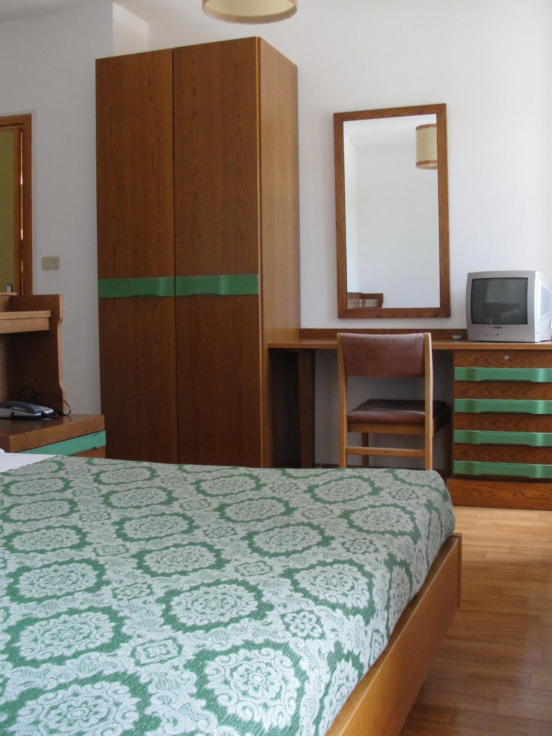 Standard Double Room - Photo 5