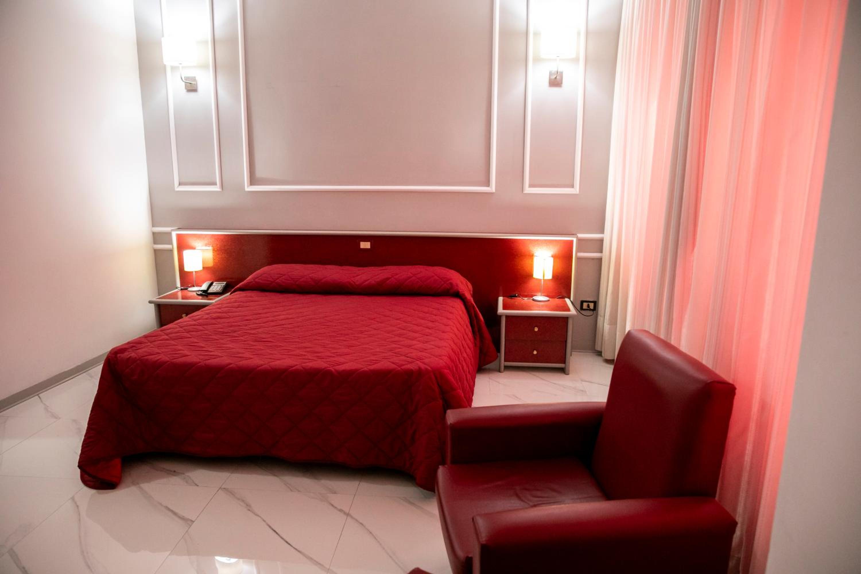 Deluxe Double Room - Photo 4