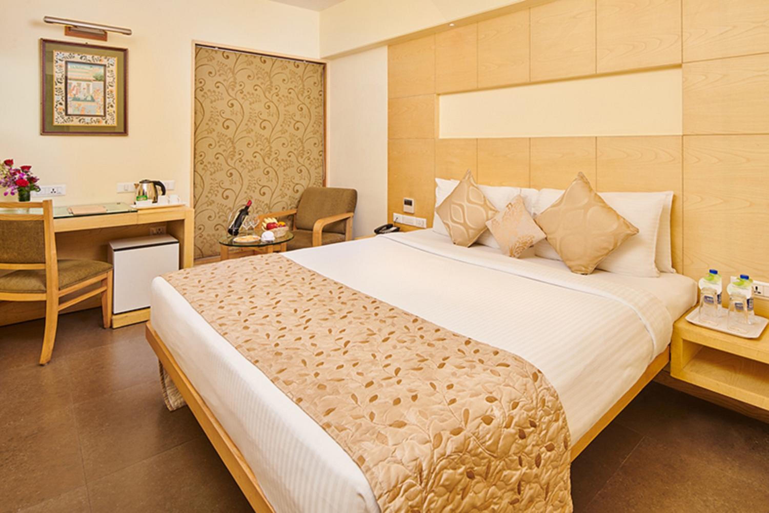 Superior King Room - Photo 5