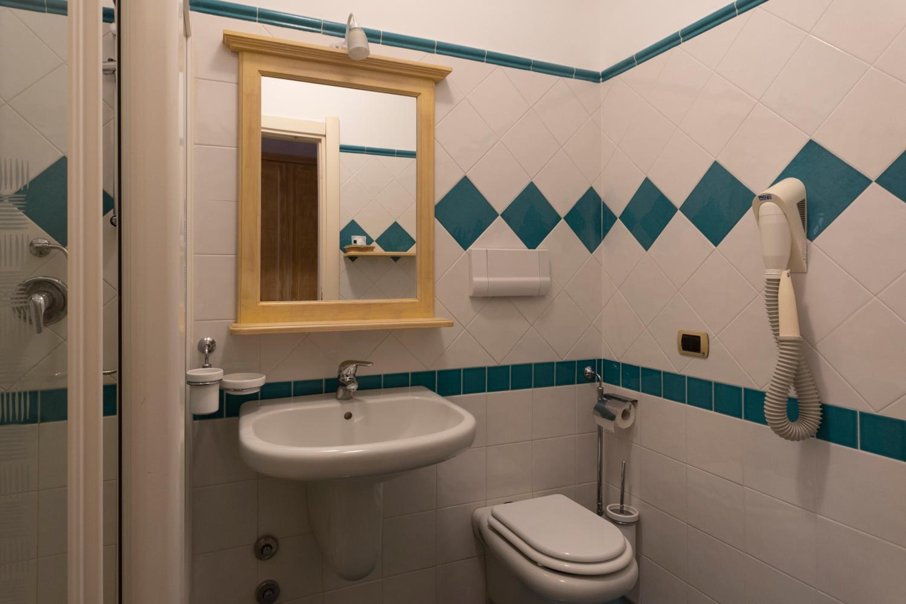 Double or Twin Room photo 3