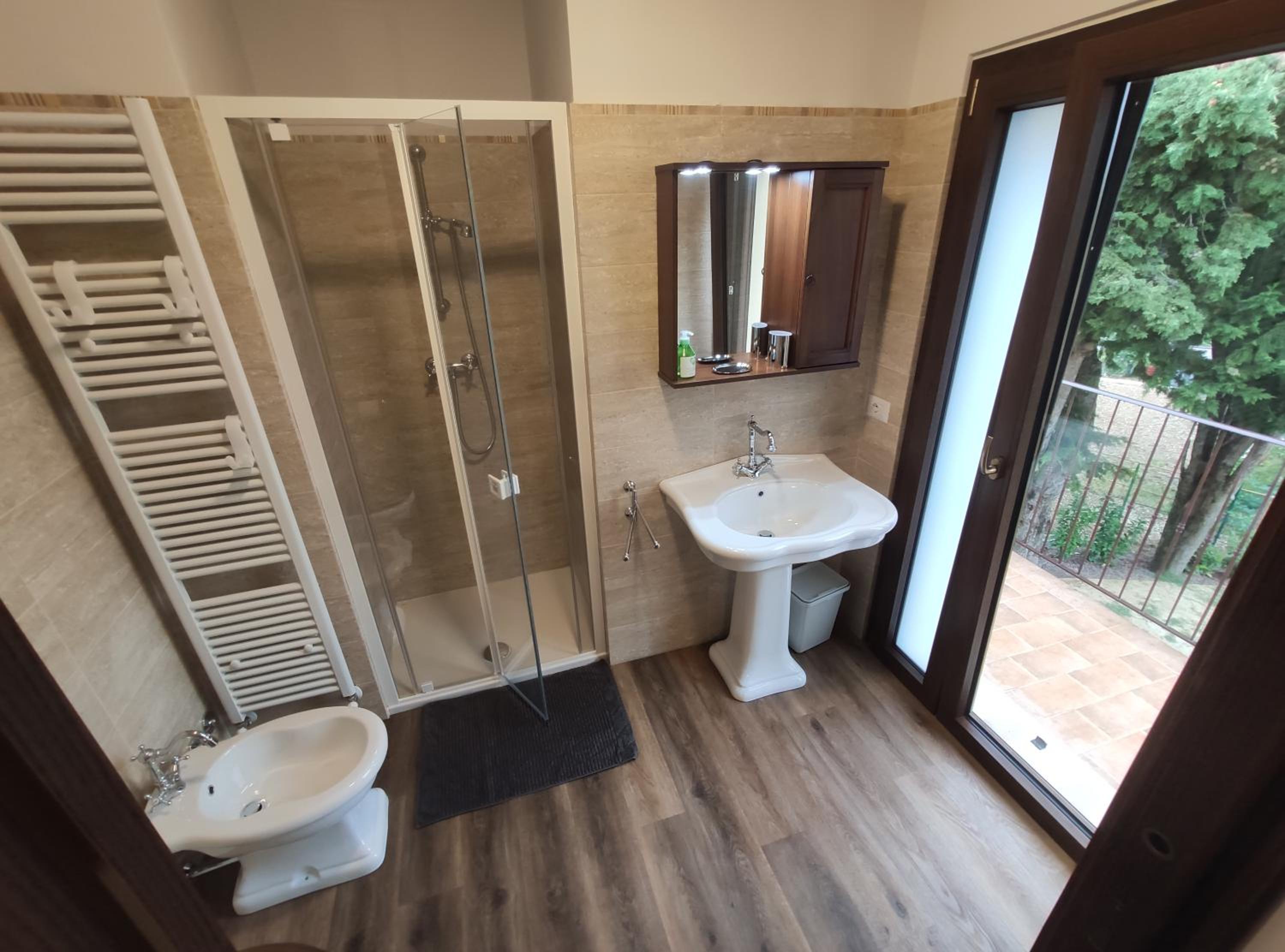 Double Room with Balcony - Photo 2