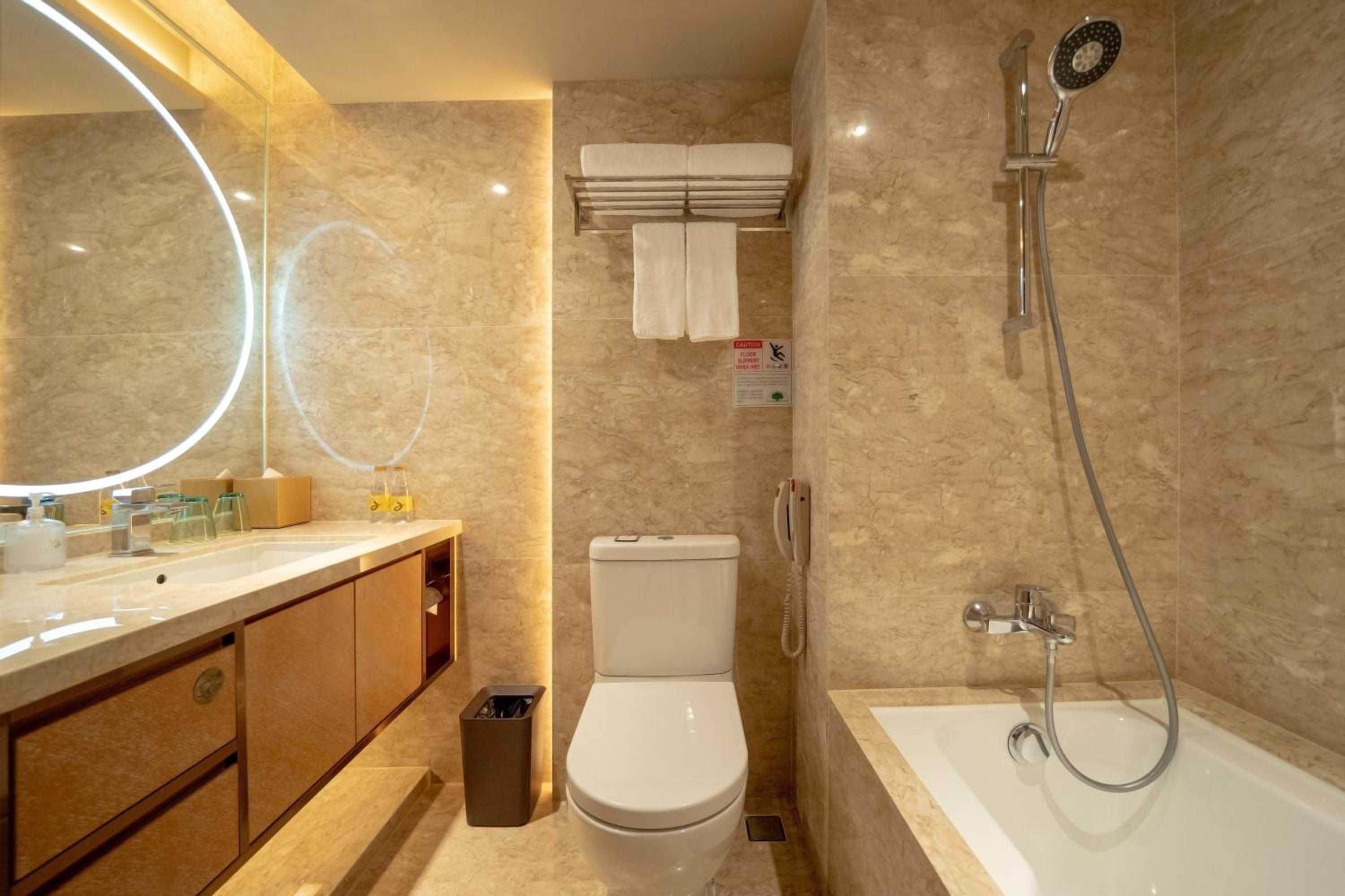 Double Room with Harbor View - Photo 5