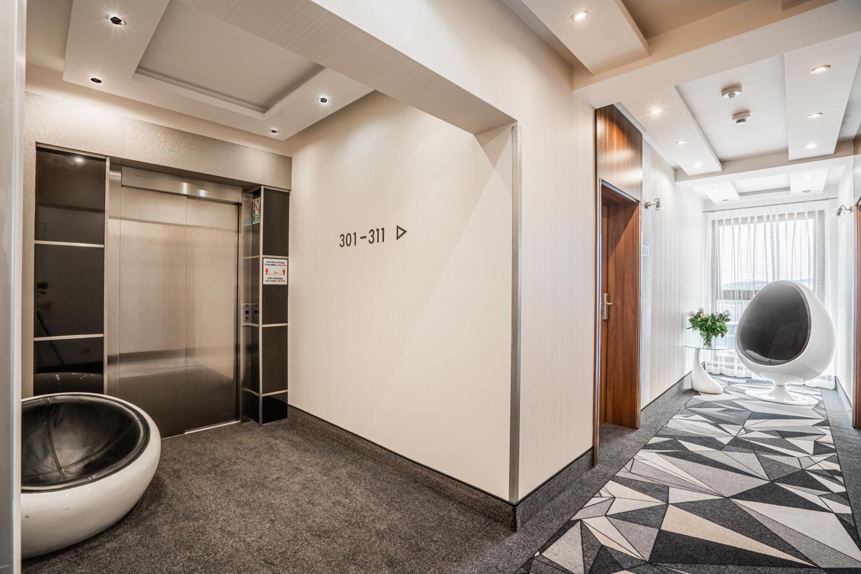 Classic Studio Apartment with balcony - Photo 3