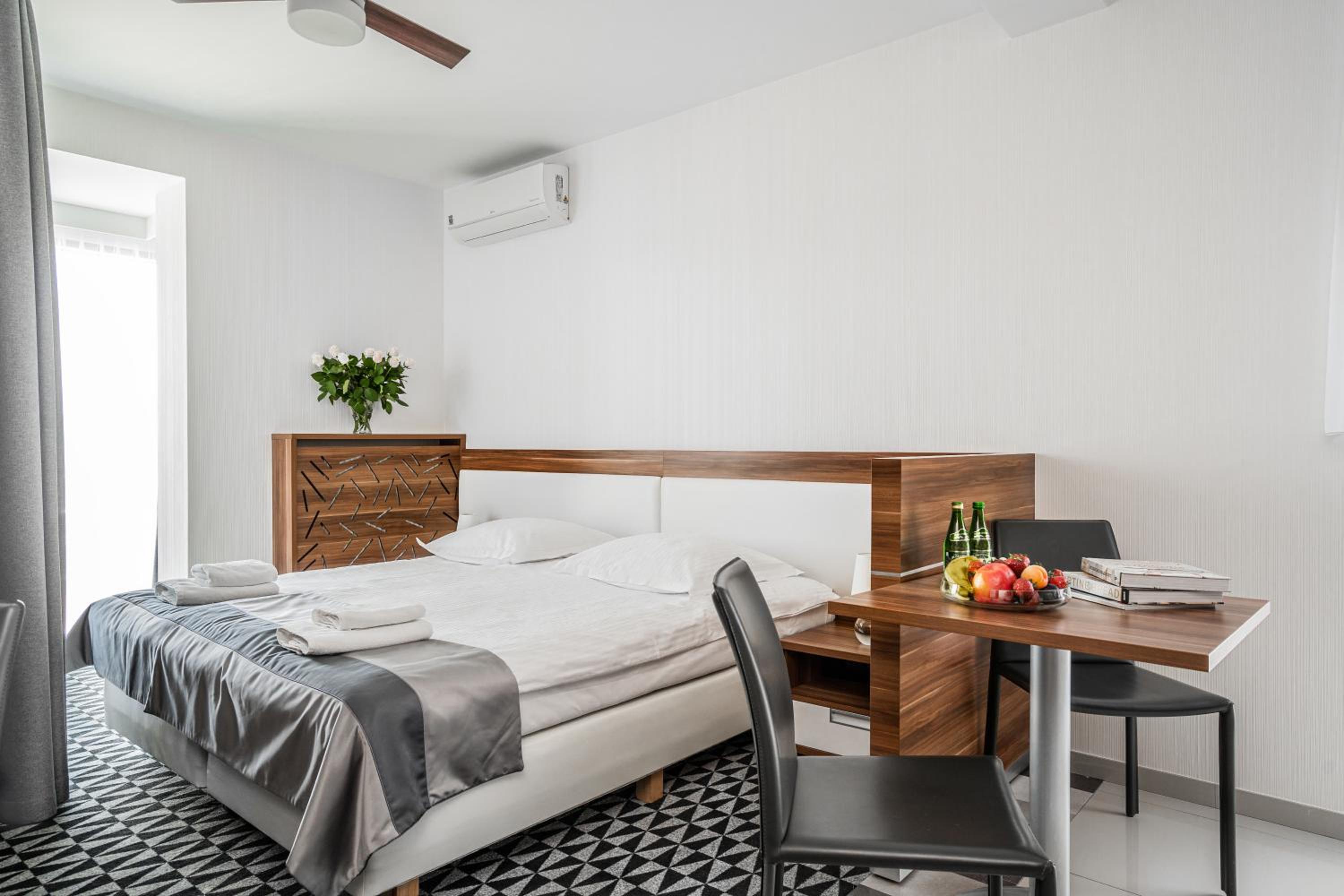 Classic Studio Apartment with balcony - Photo 7