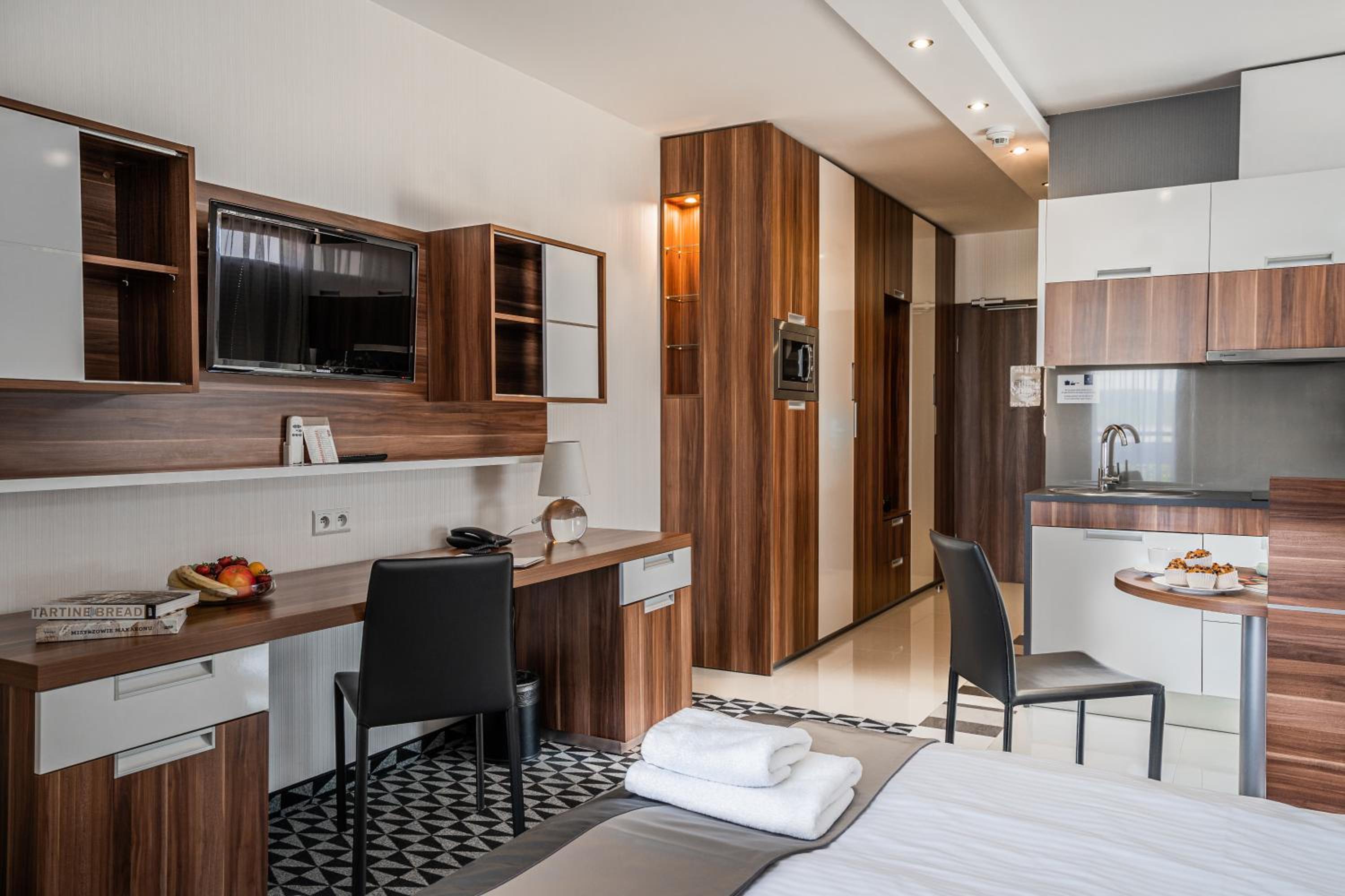 Classic Studio Apartment with balcony - Photo 8