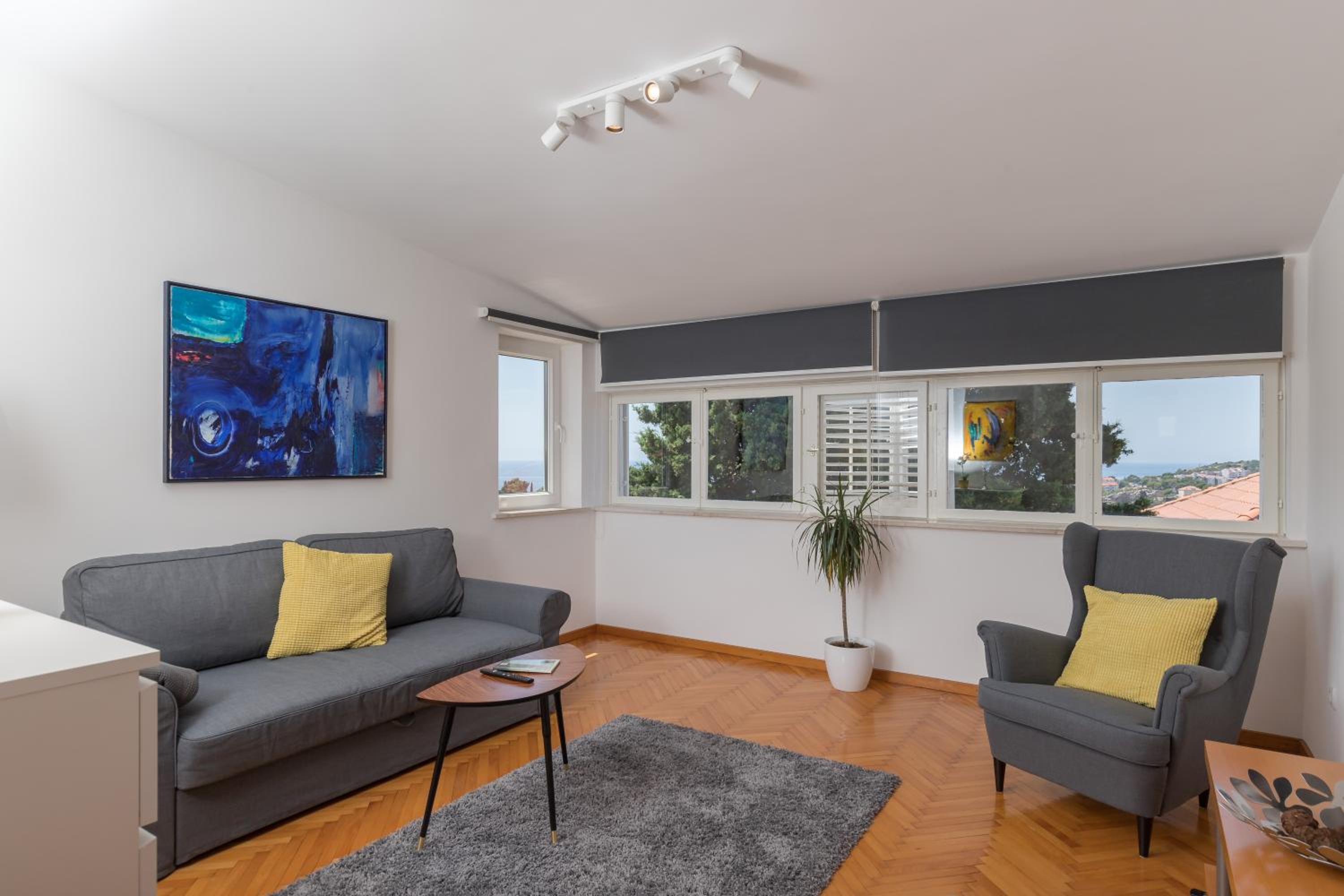One-Bedroom Apartment with Patio photo 1