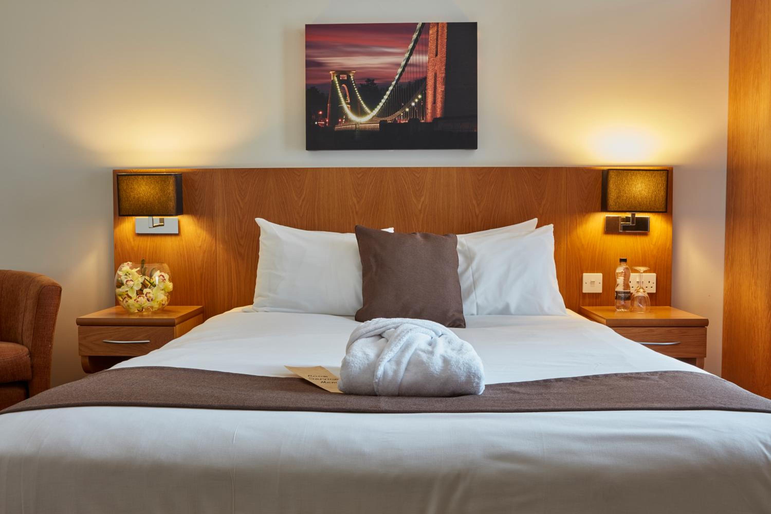 Standard King Room - Photo 5