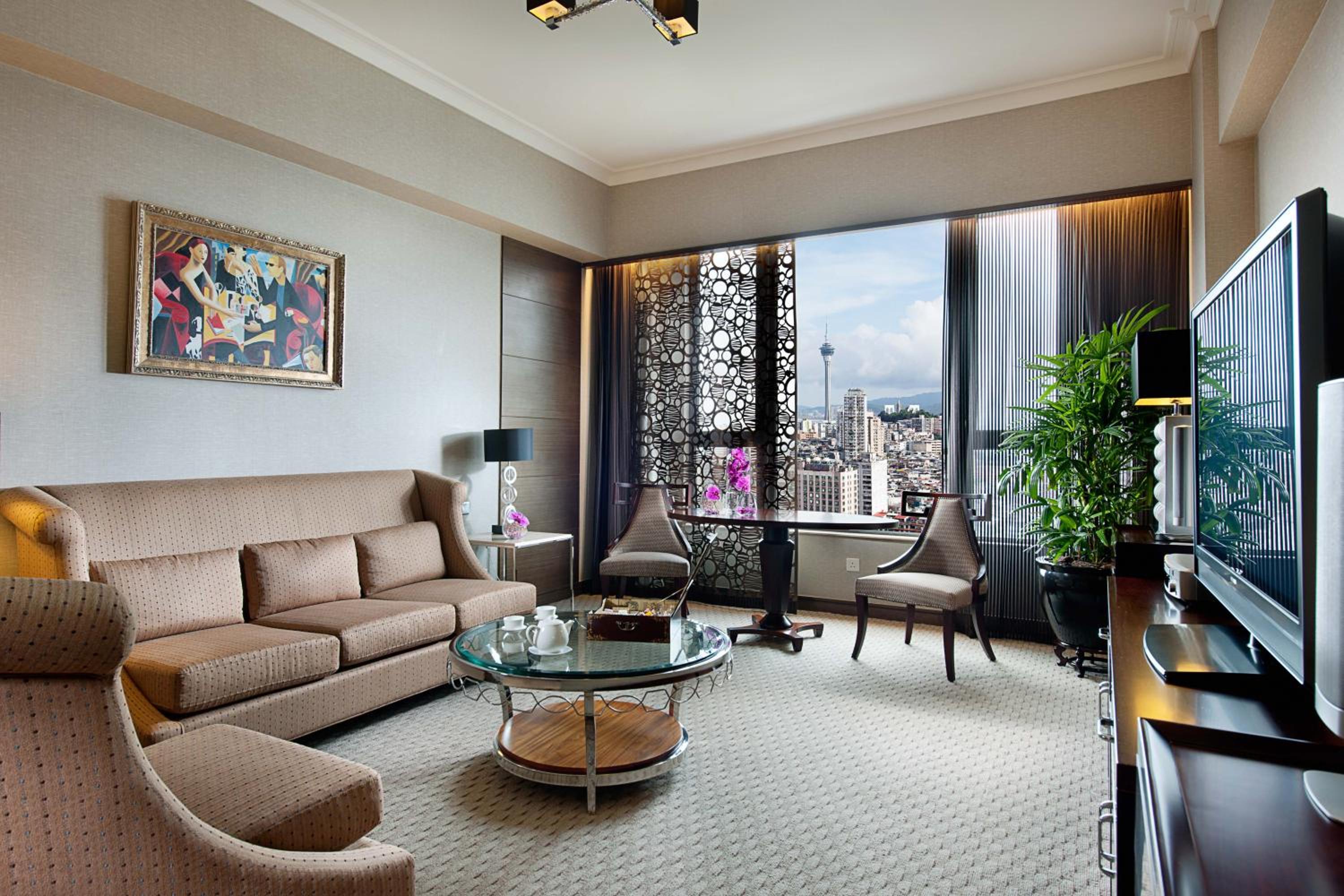 Prestige King Suite with Privilege Benefit - Photo 5