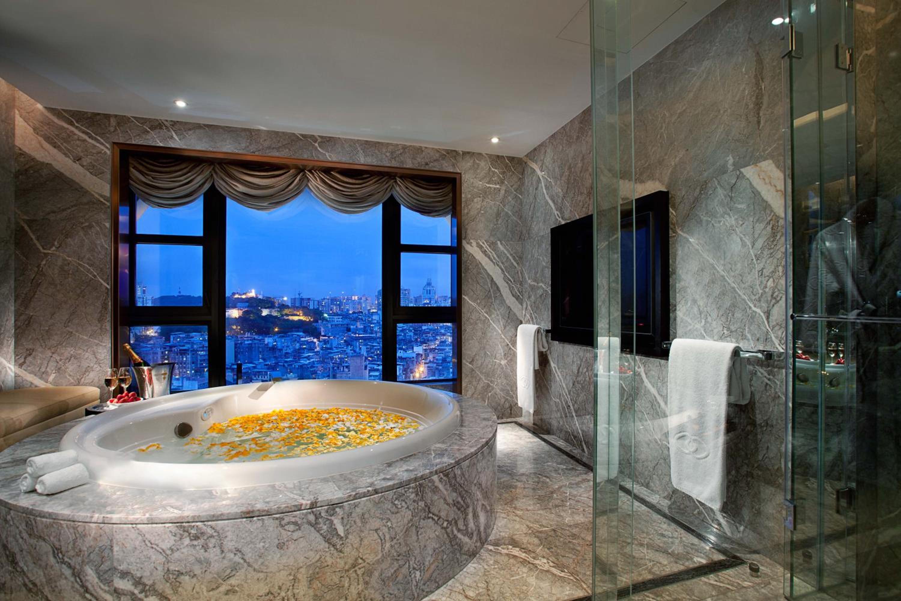 One-Bedroom Mansion with Privilege Benefit - Photo 9