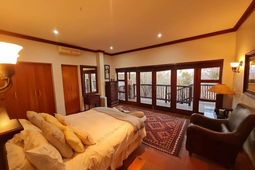 Four-Bedroom House photo 3