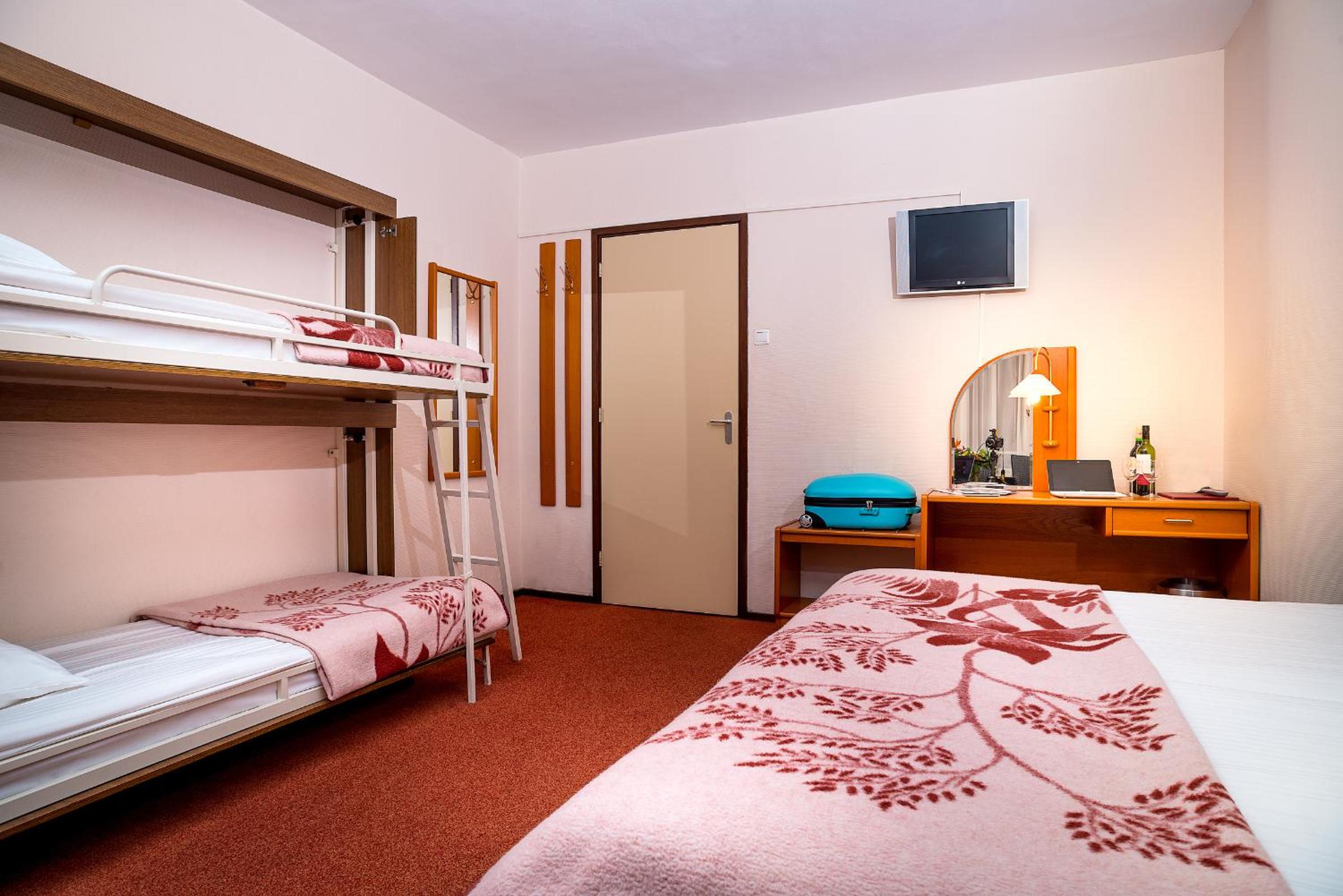 Quadruple Room photo 2