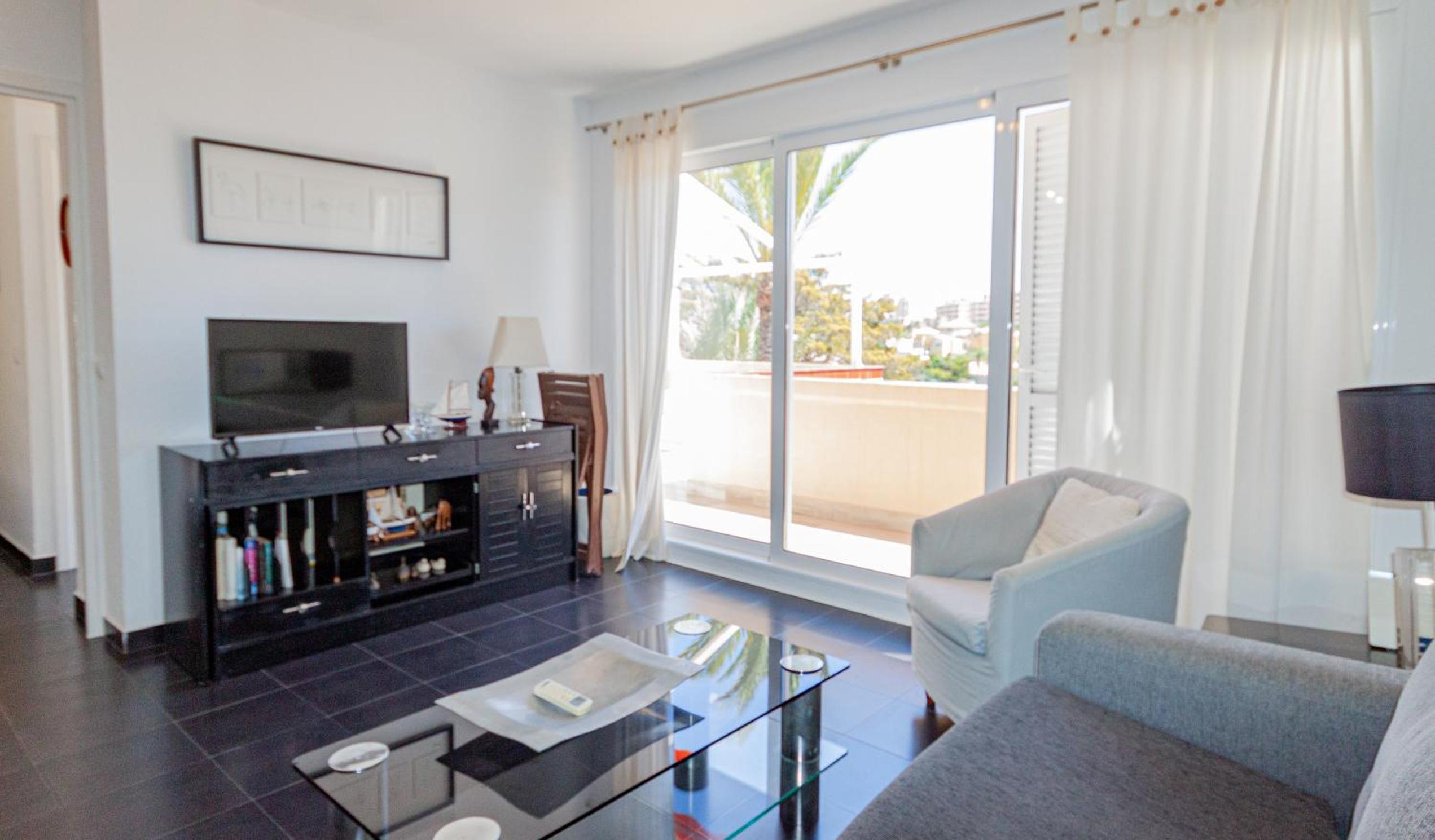 Apartamento con vista a la piscina
