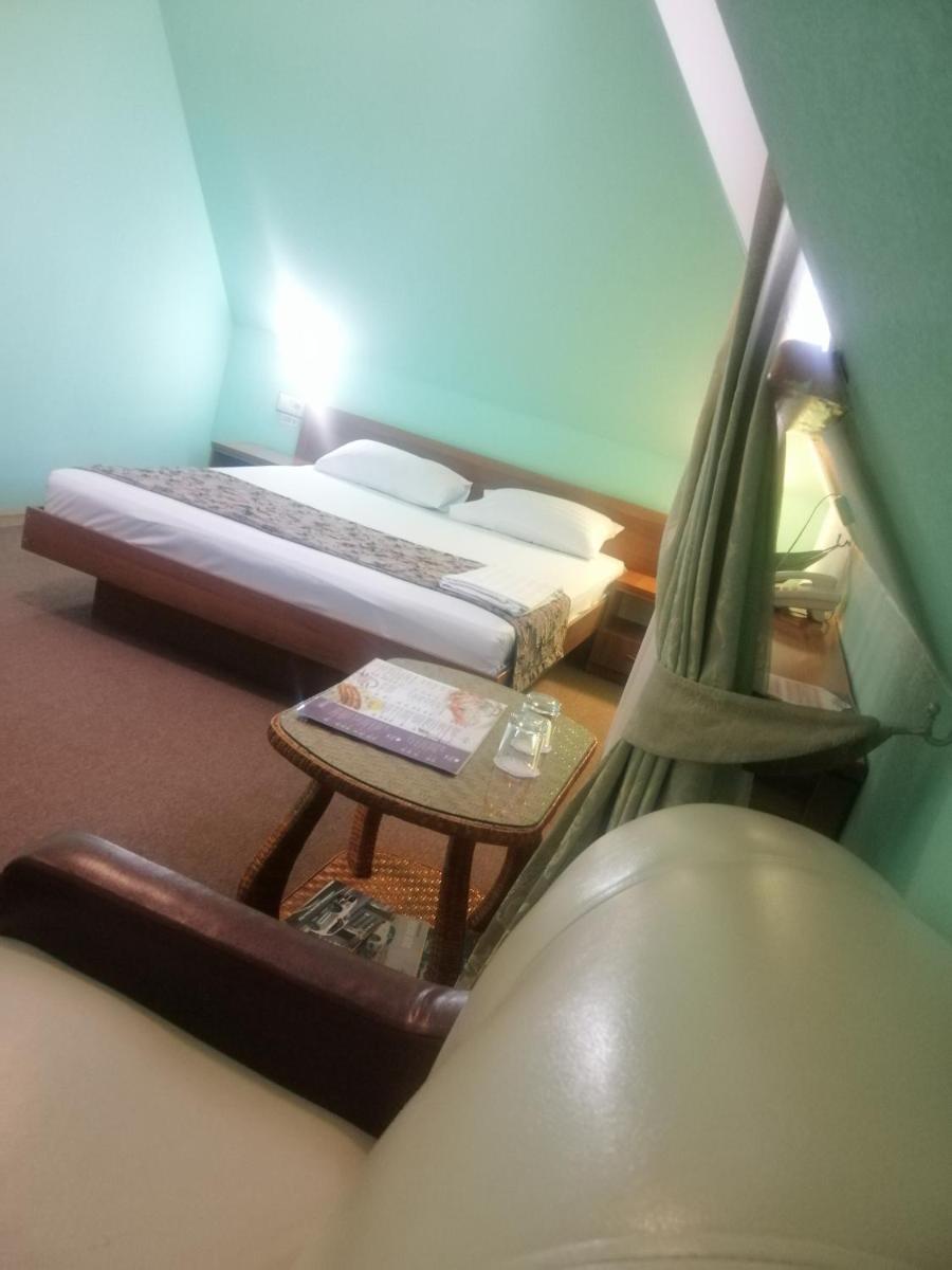 Deluxe Double Room with Bath photo 3