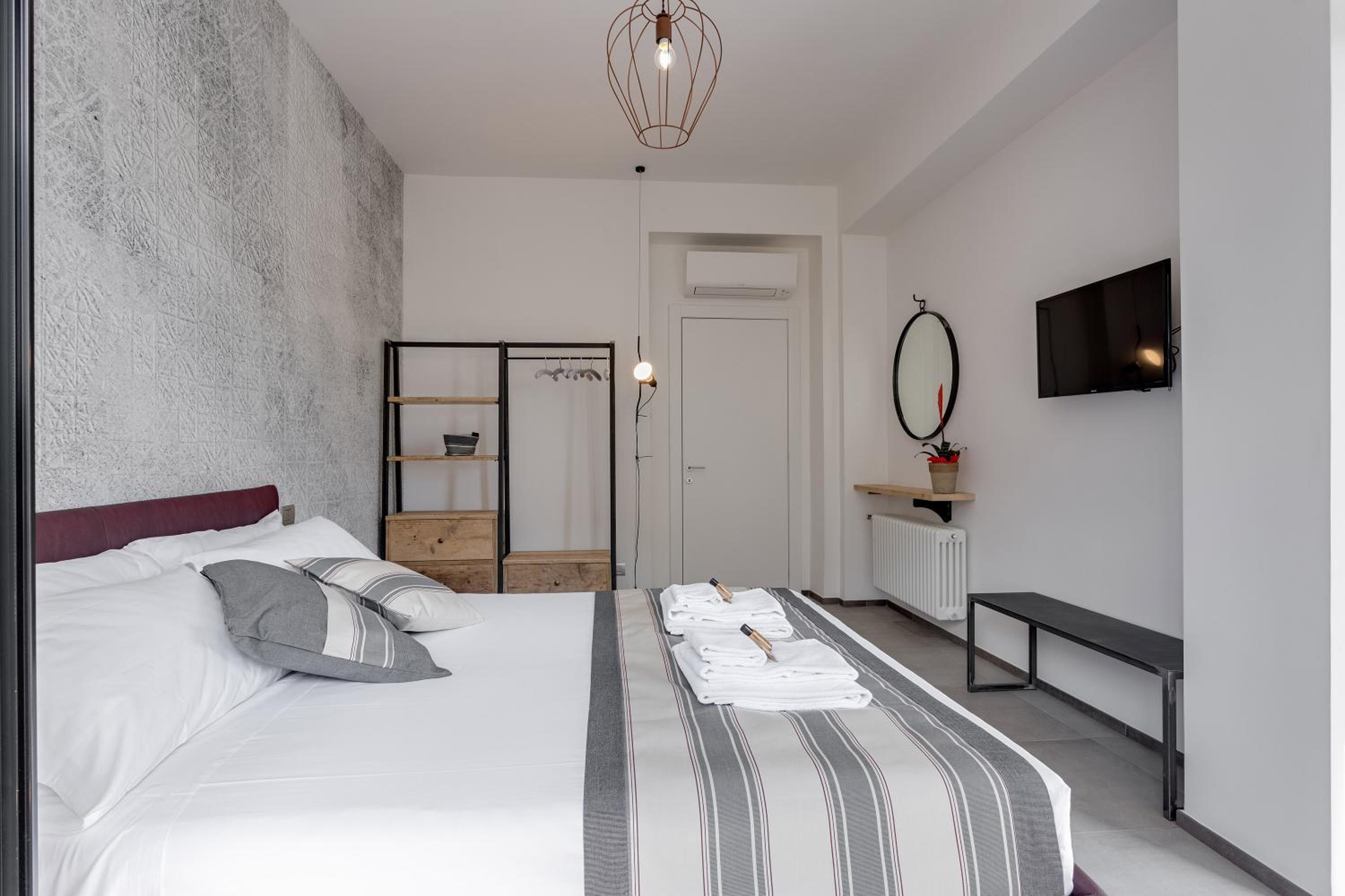 One-Bedroom Apartment with Terrace