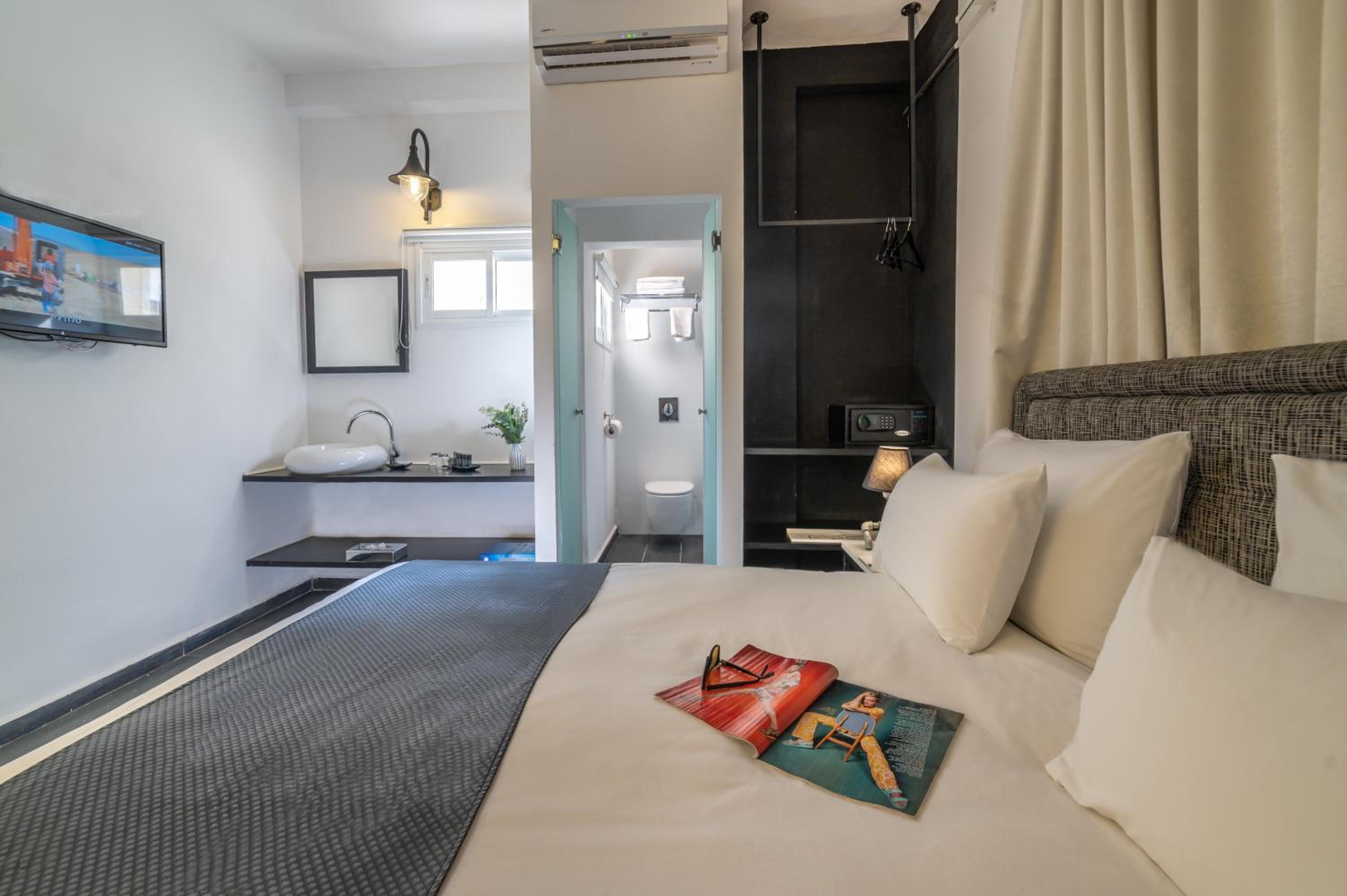 Economy Double Room photo 3